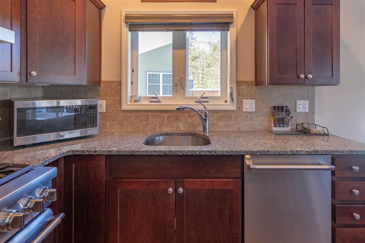 Lincoln, New Hampshire, 03251, United States, 5 Bedrooms Bedrooms, ,5 BathroomsBathrooms,Residential,For Sale,1978136