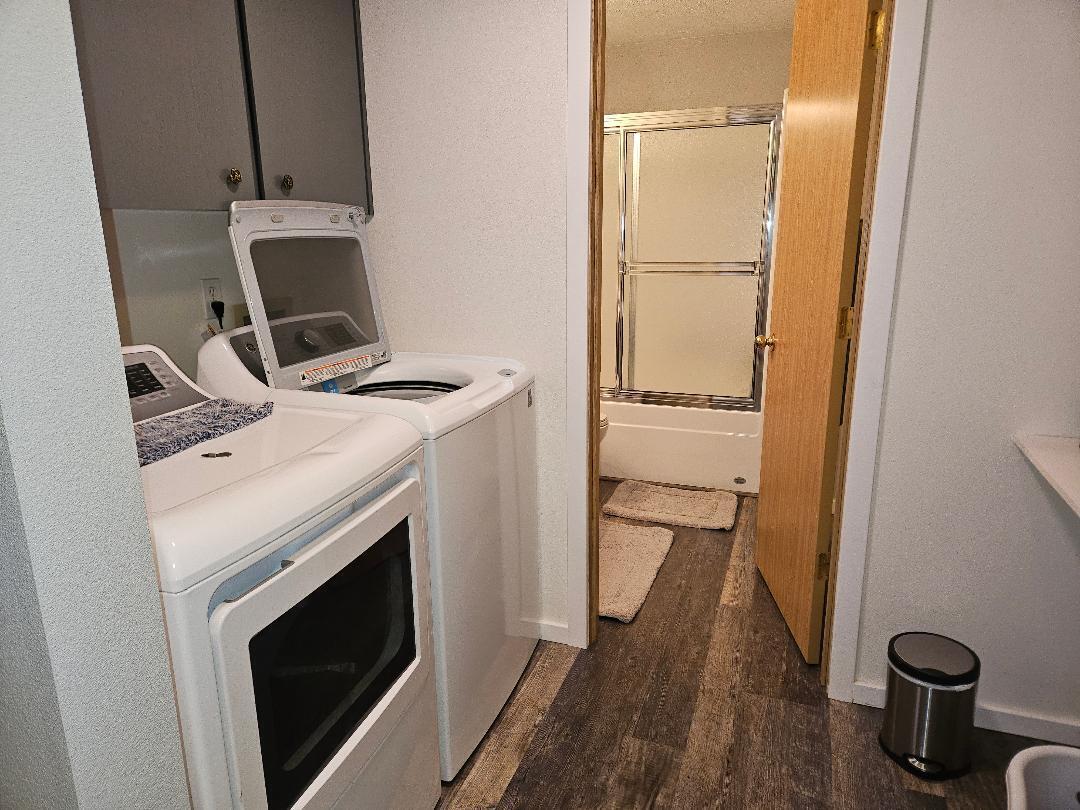 Prineville, Oregon, 97754, United States, 3 Bedrooms Bedrooms, ,2 BathroomsBathrooms,Residential,For Sale,2009678