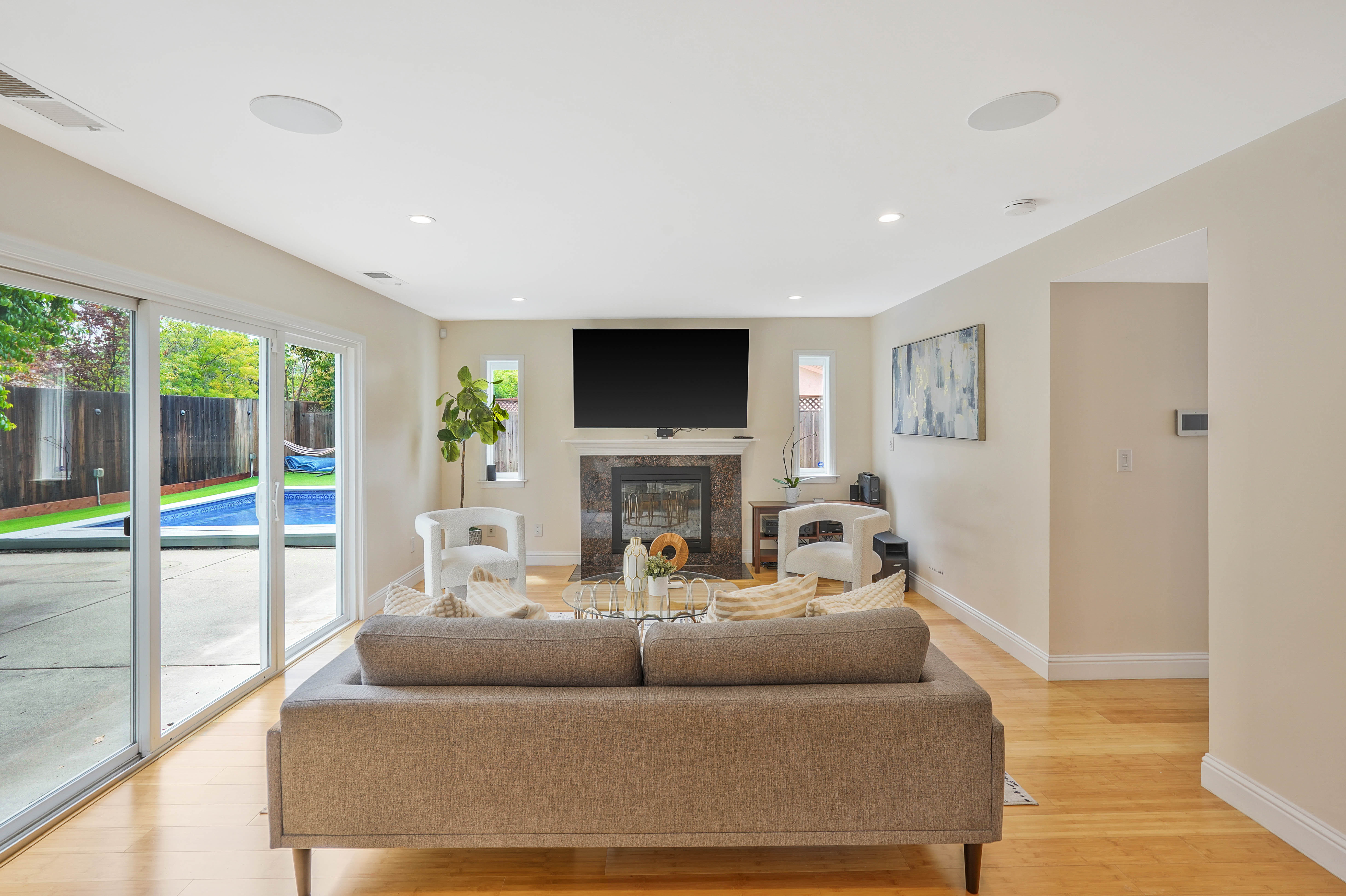  Refined Concord Living with Energy-Efficient Features - 物件實景