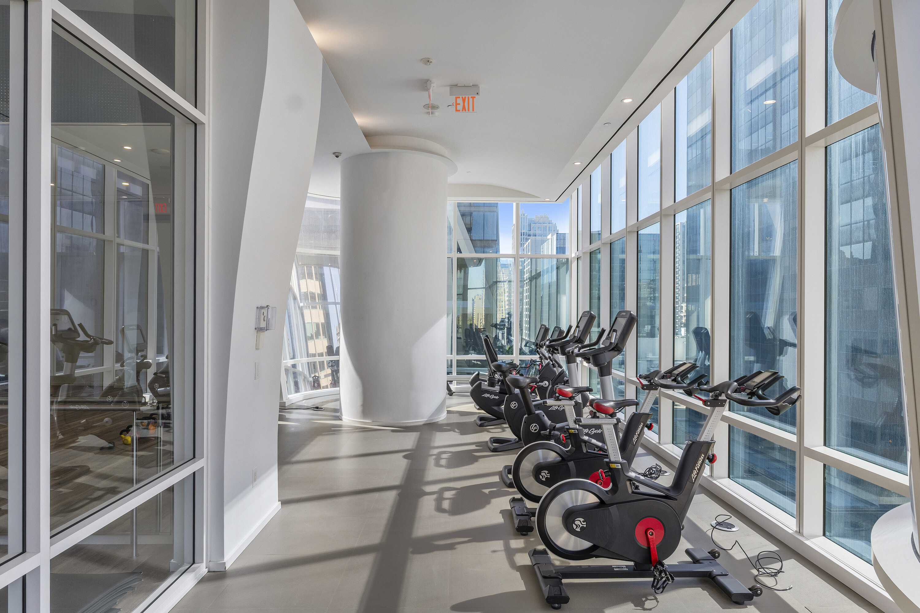  One Bloor - 物件實景