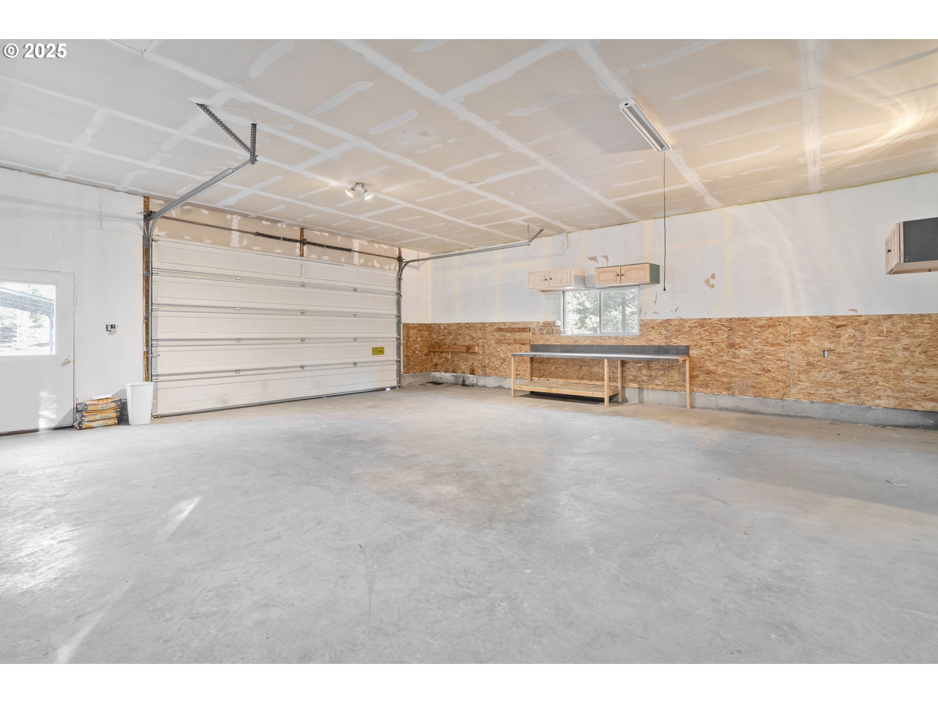 La Pine, Oregon, 97739, United States, 3 Bedrooms Bedrooms, ,2 BathroomsBathrooms,Residential,For Sale,1990962