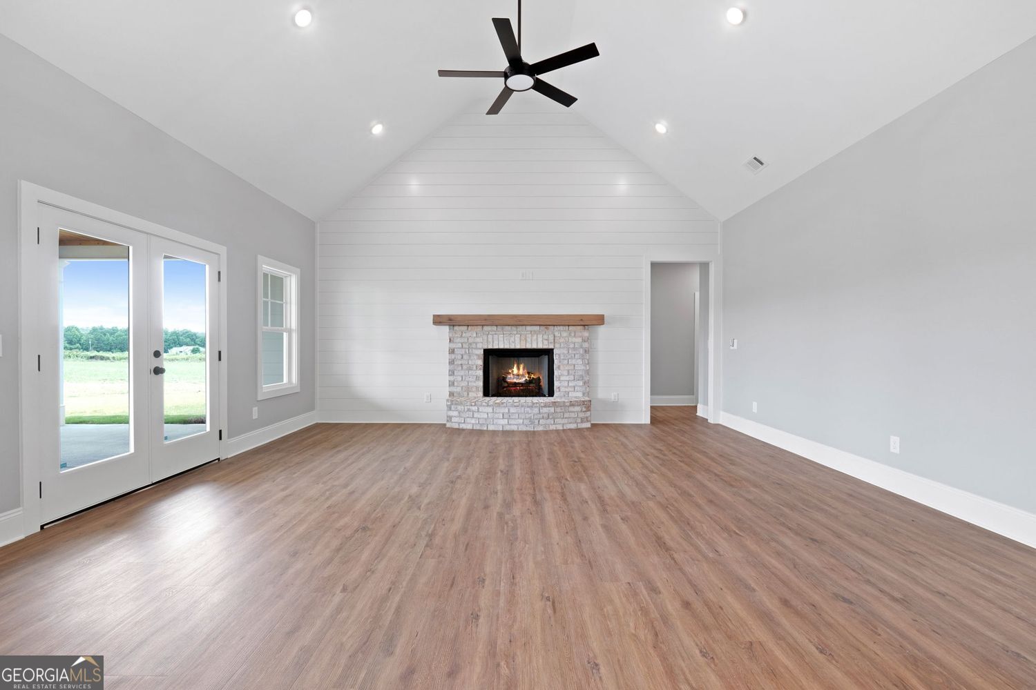 Barnesville, Georgia, 30204, United States, 4 Bedrooms Bedrooms, ,3 BathroomsBathrooms,Residential,For Sale,1858956