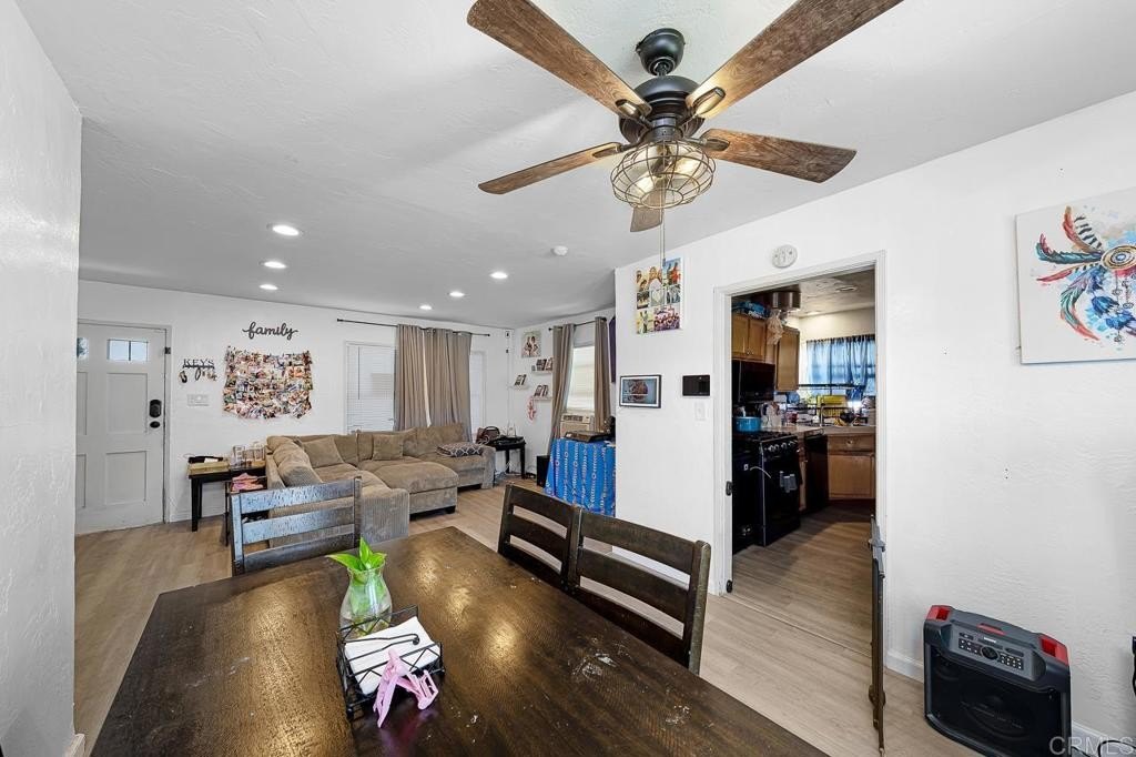 El Cajon, California, 92020, United States, 2 Bedrooms Bedrooms, ,1 BathroomBathrooms,Residential,For Sale,1986327