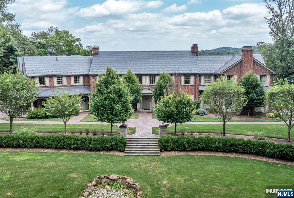 Franklin Lakes, New Jersey, 07417, United States, 6 Bedrooms Bedrooms, ,7 BathroomsBathrooms,Residential,For Sale,1903757