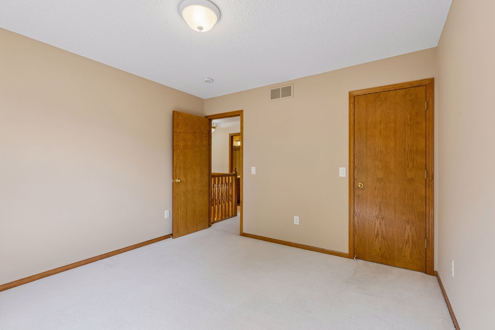  Meticulously Maintained Executive Home Near Parks and Trails - 物件實景