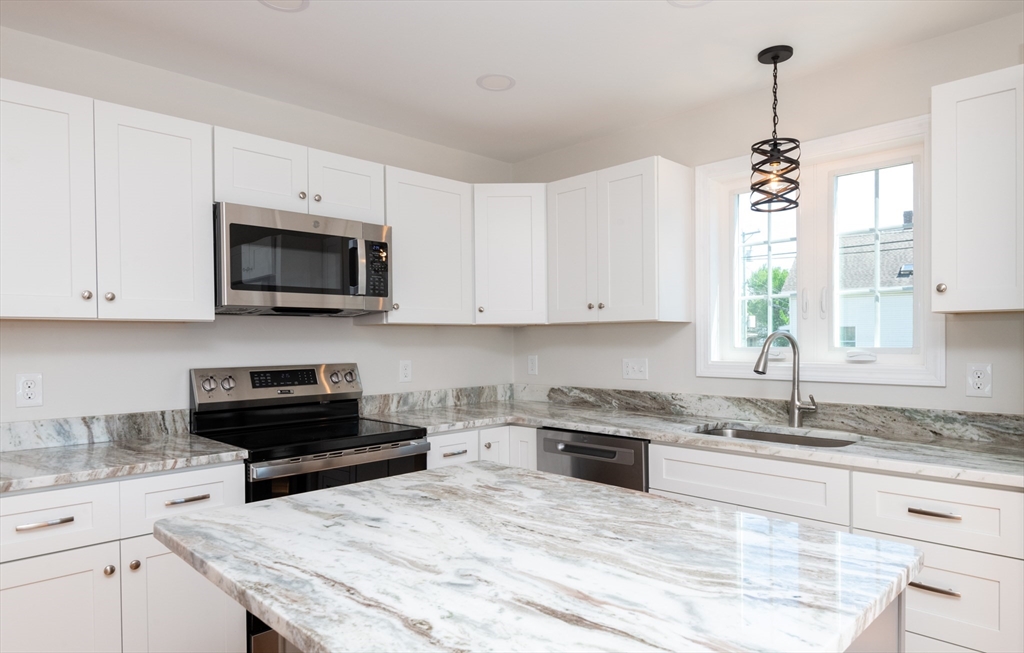 Lynn, Massachusetts, 01905, United States, 3 Bedrooms Bedrooms, ,2 BathroomsBathrooms,Residential,For Sale,1909147