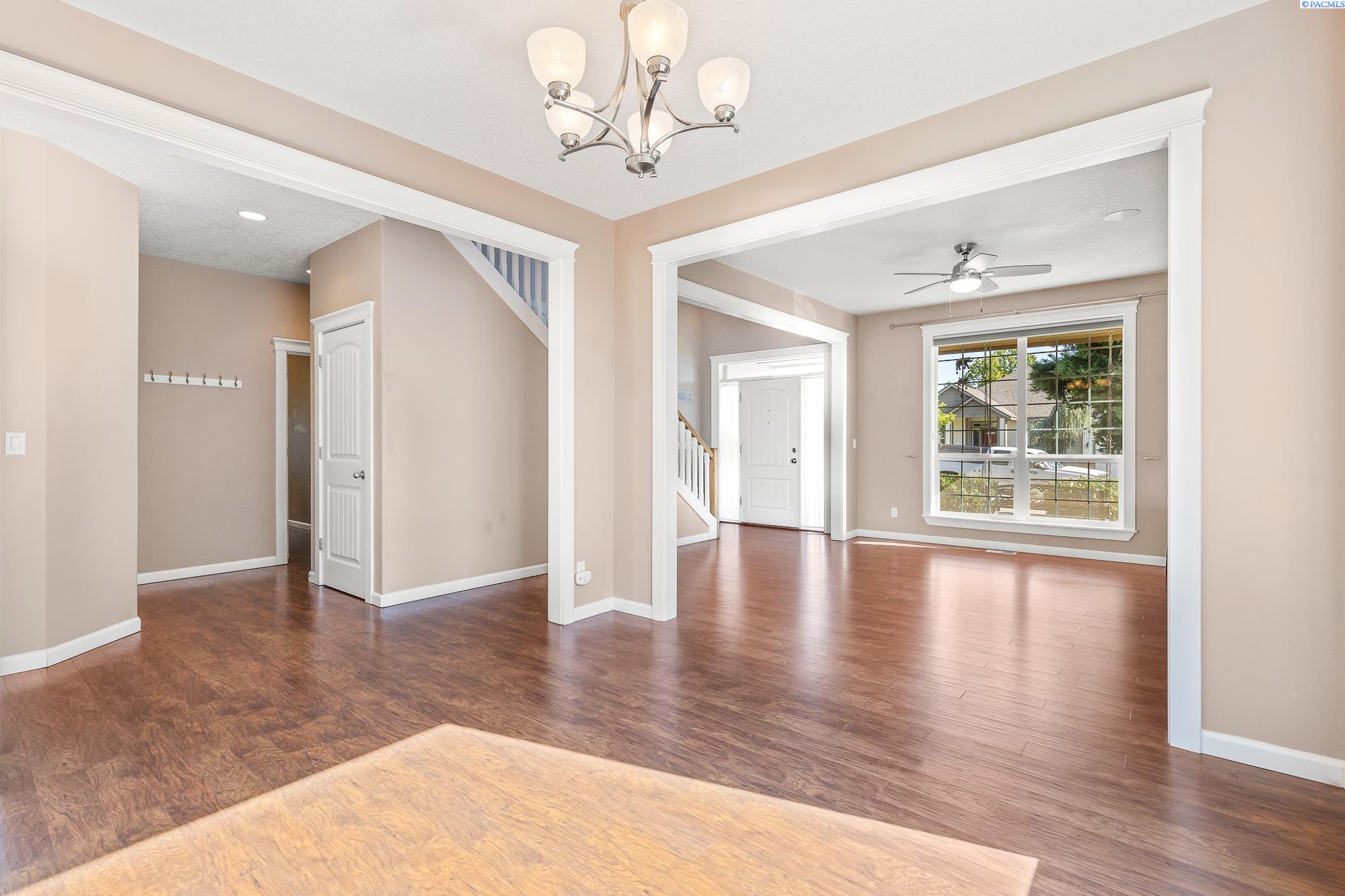 Richland, Washington, 99354, United States, 5 Bedrooms Bedrooms, ,2 BathroomsBathrooms,Residential,For Sale,1925310