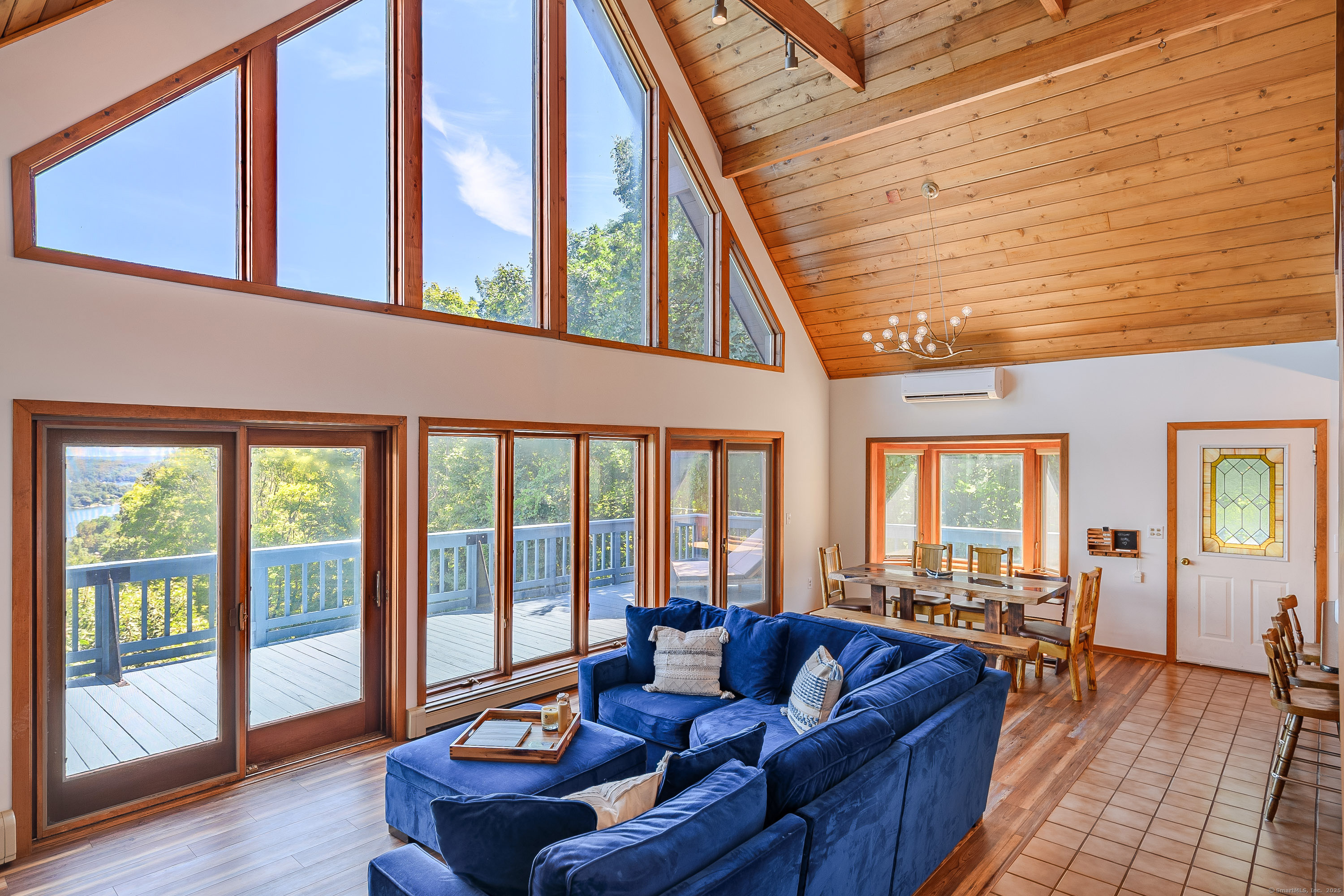 New Fairfield, Connecticut, 06812, United States, 3 Bedrooms Bedrooms, ,3 BathroomsBathrooms,Residential,For Sale,1966702