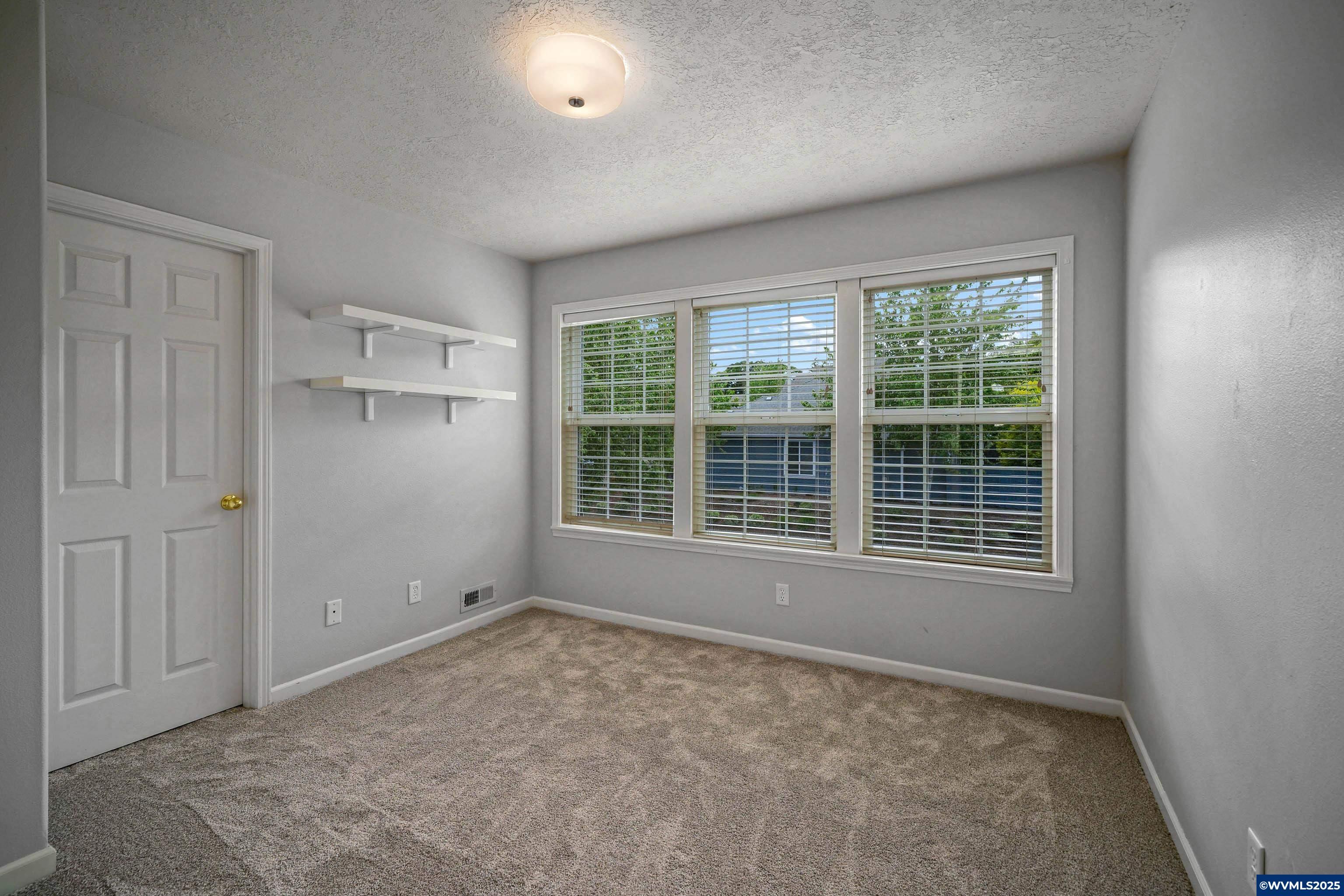 Salem, Oregon, 97306, United States, 5 Bedrooms Bedrooms, ,4 BathroomsBathrooms,Residential,For Sale,1786457