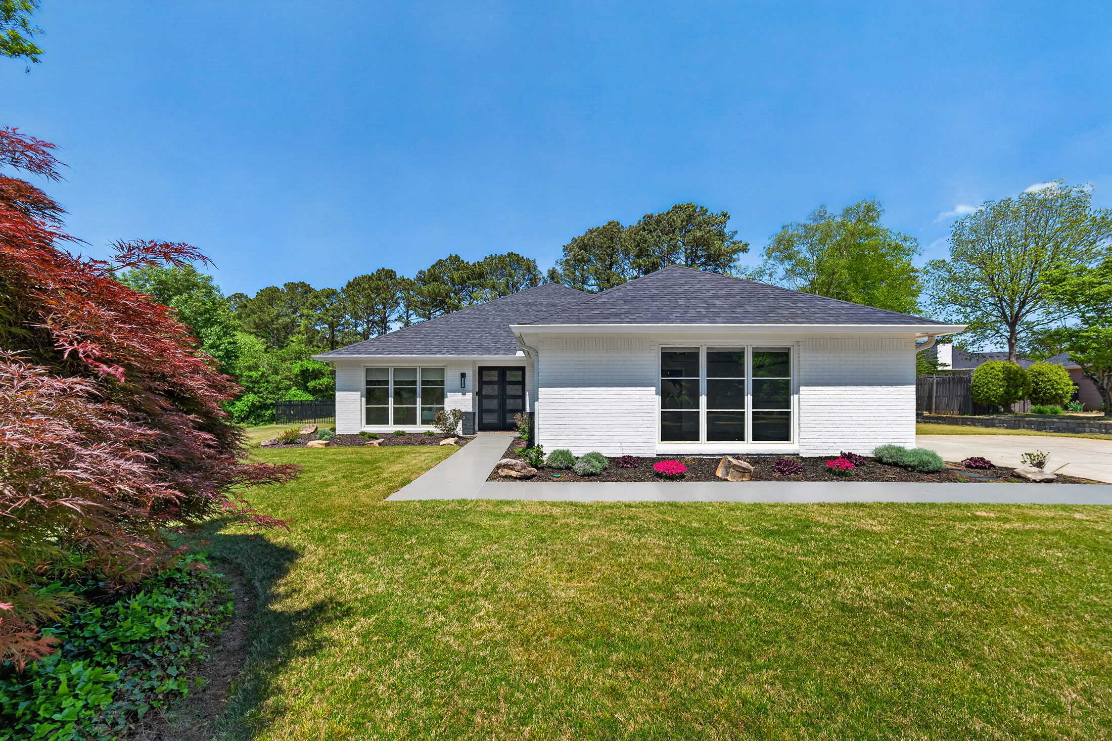  A Rare Turnkey Opportunity in the Center of it All - 物件實景