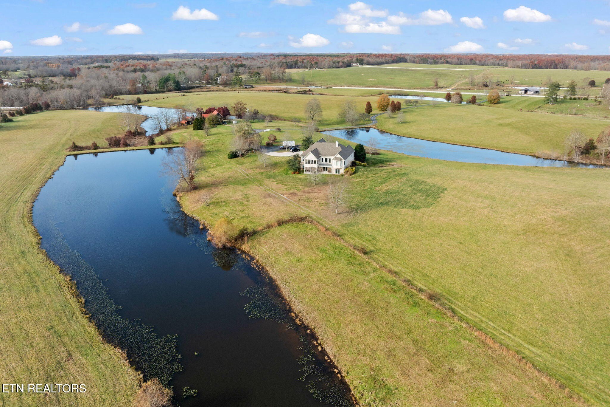 Deer Lodge, Tennessee, 37726, United States, 3 Bedrooms Bedrooms, ,4 BathroomsBathrooms,Residential,For Sale,1996492