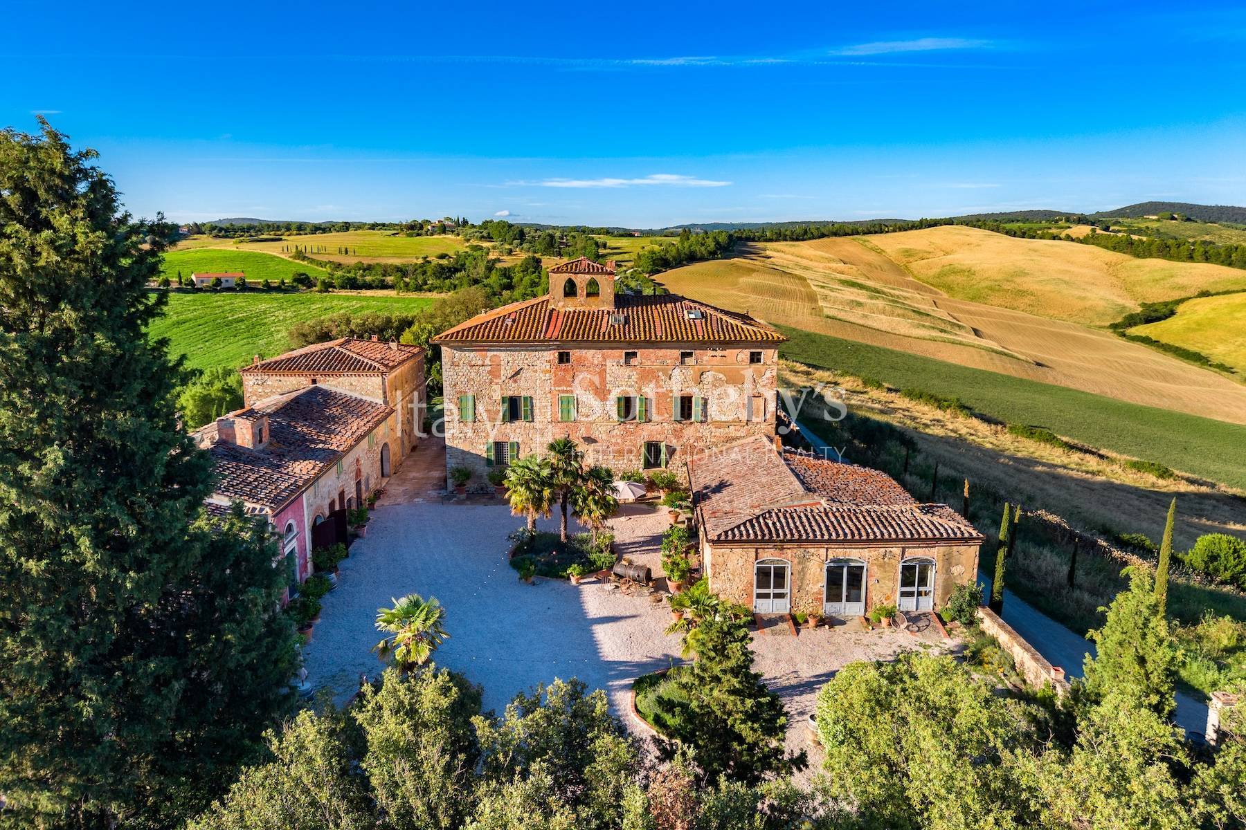  Prestigious estate with historic hamlet and winery - 物件實景
