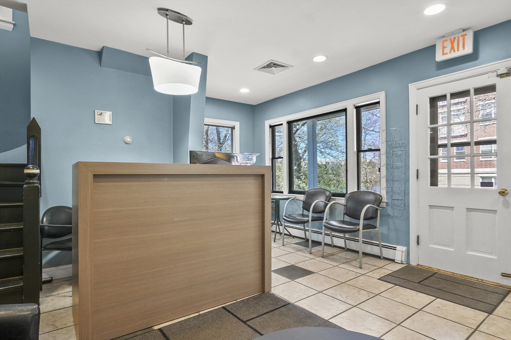 Waltham, Massachusetts, 02453, United States, 10 Bedrooms Bedrooms, ,5 BathroomsBathrooms,Residential,For Sale,1986333