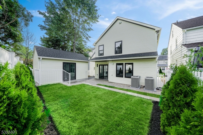 Maplewood Twp., New Jersey, 07040, United States, 4 Bedrooms Bedrooms, ,4 BathroomsBathrooms,Residential,For Sale,1950827