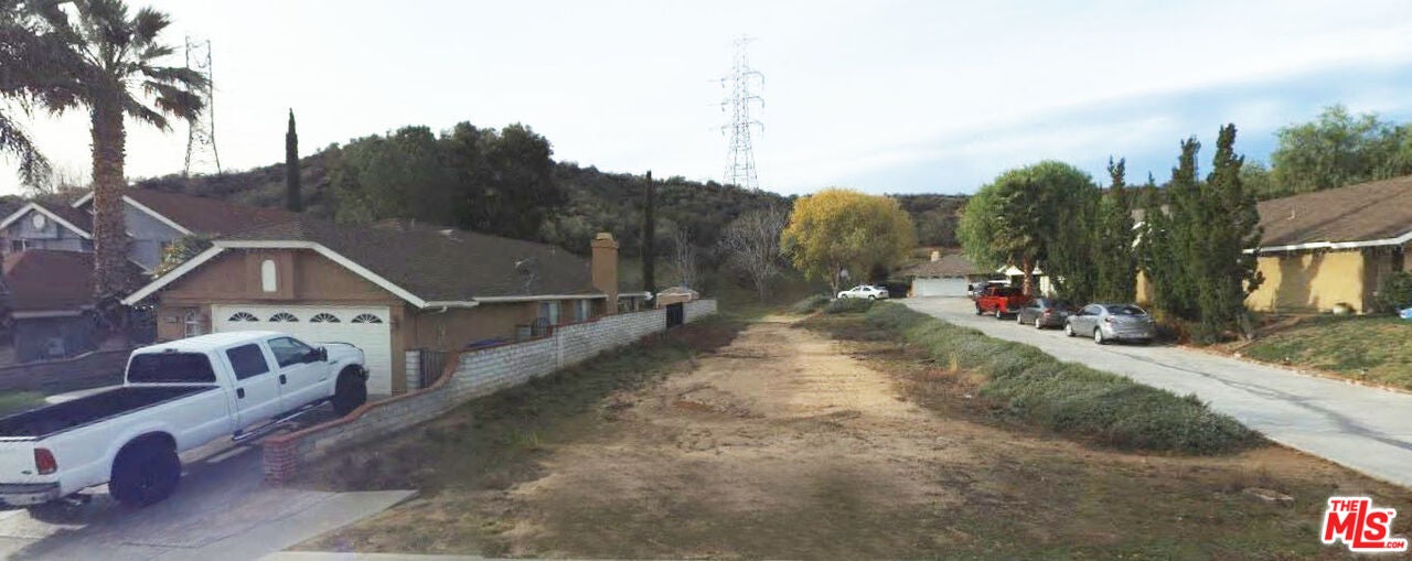 White Pine Pl, Santa Clarita, CA 91390