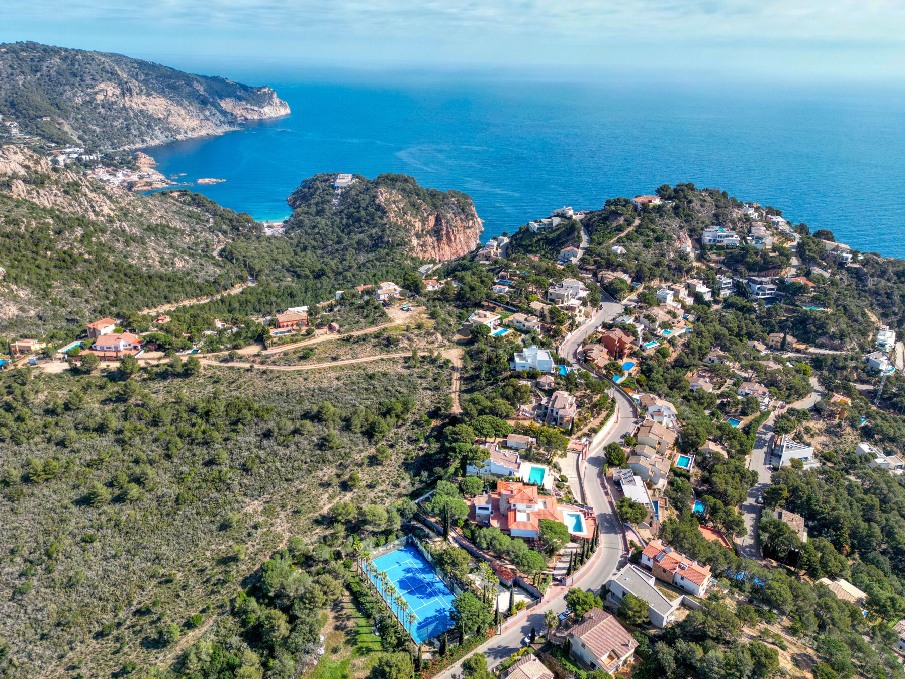  Property with charm and potential with sea and mountain views, Tamariu - 物件實景