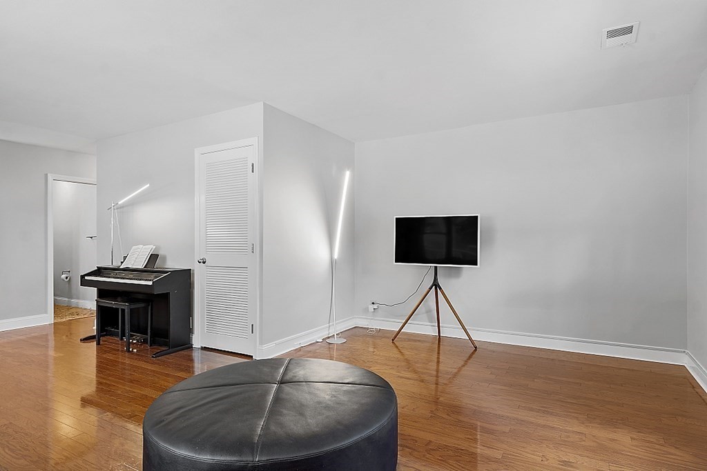 24 Lewis Rd Unit 11, Bedford, Massachusetts, 01730, United States, 3 Bedrooms Bedrooms, ,2 BathroomsBathrooms,Residential,For Sale,24 Lewis Rd Unit 11,1663770