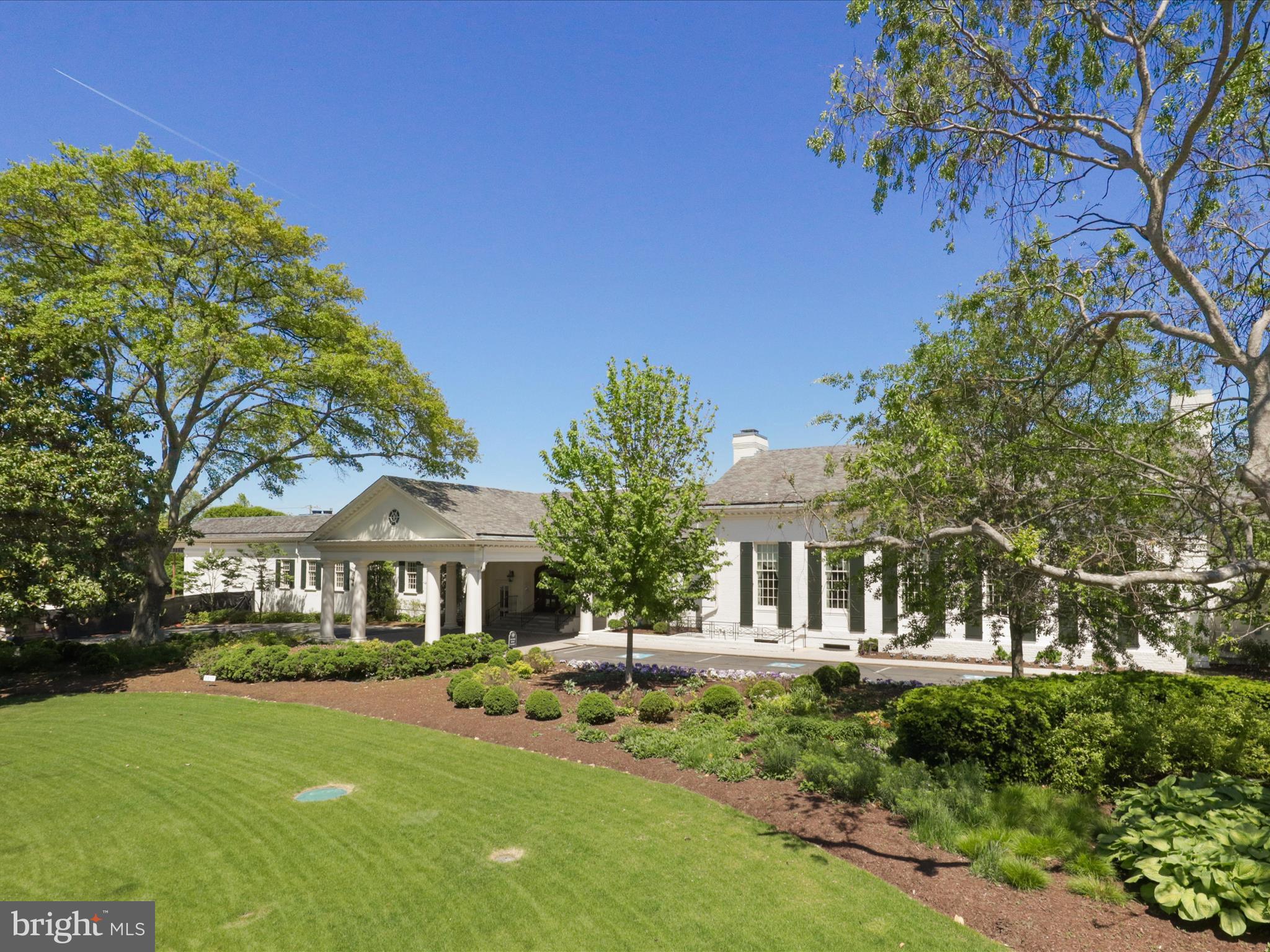 Arlington, Virginia, 22207, United States, 4 Bedrooms Bedrooms, ,4 BathroomsBathrooms,Residential,For Sale,1792386