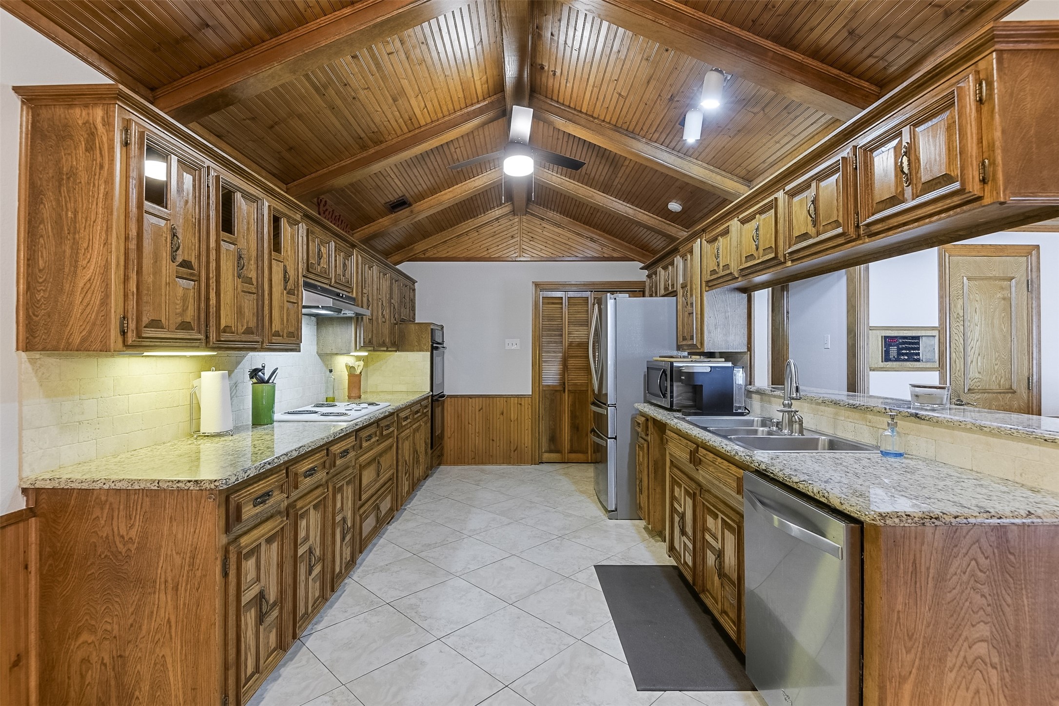 Ovilla, Texas, 75154, United States, 3 Bedrooms Bedrooms, ,4 BathroomsBathrooms,Residential,For Sale,1866219