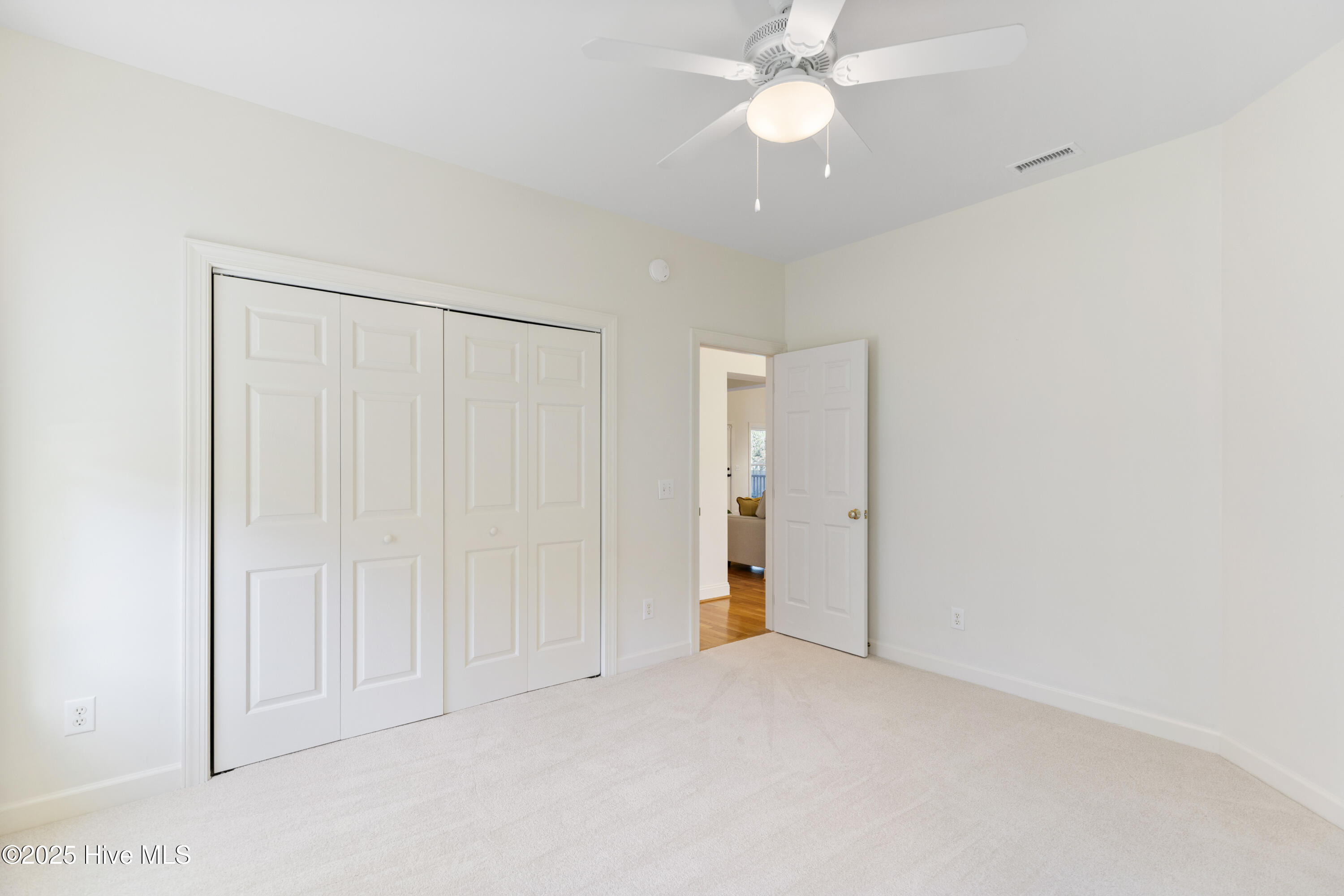 Wilmington, North Carolina, 28409, United States, 4 Bedrooms Bedrooms, ,4 BathroomsBathrooms,Residential,For Sale,1991062