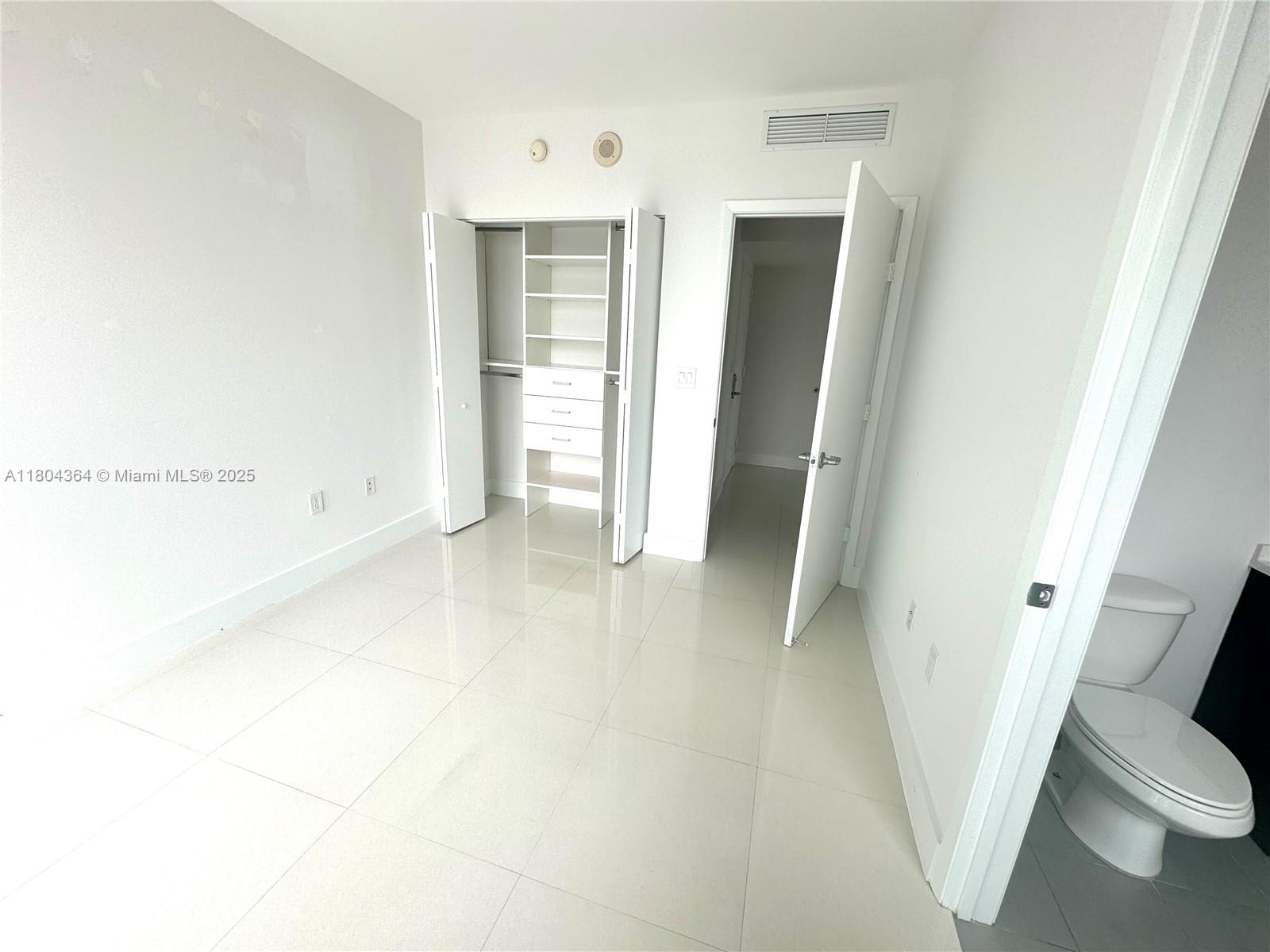 Miami, Florida, 33130, United States, 2 Bedrooms Bedrooms, ,3 BathroomsBathrooms,Residential,For Sale,1849897