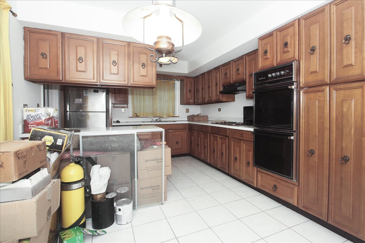 Lincolnshire, Illinois, 60069, United States, 4 Bedrooms Bedrooms, ,3 BathroomsBathrooms,Residential,For Sale,1975181