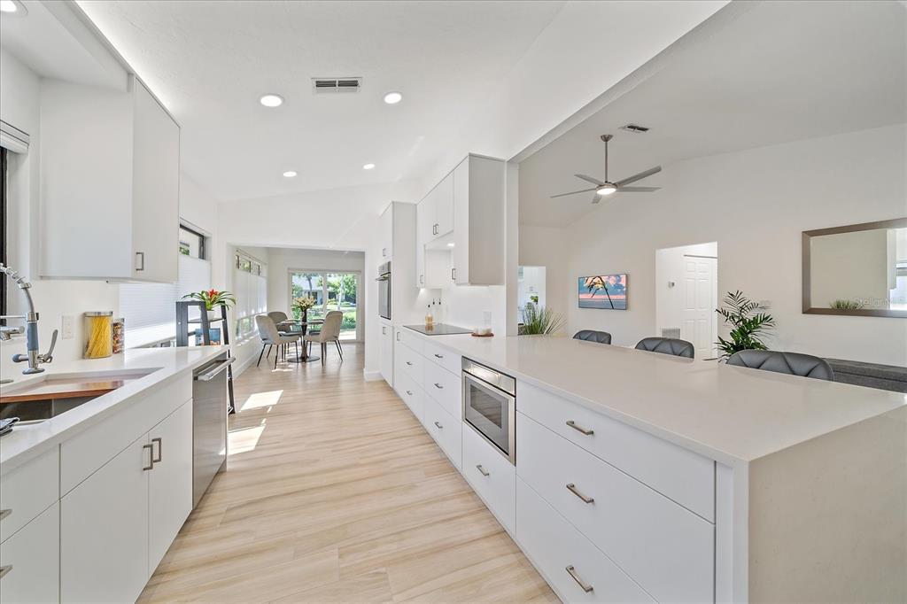 Sarasota, Florida, 34231, United States, 3 Bedrooms Bedrooms, ,2 BathroomsBathrooms,Residential,For Sale,1987968