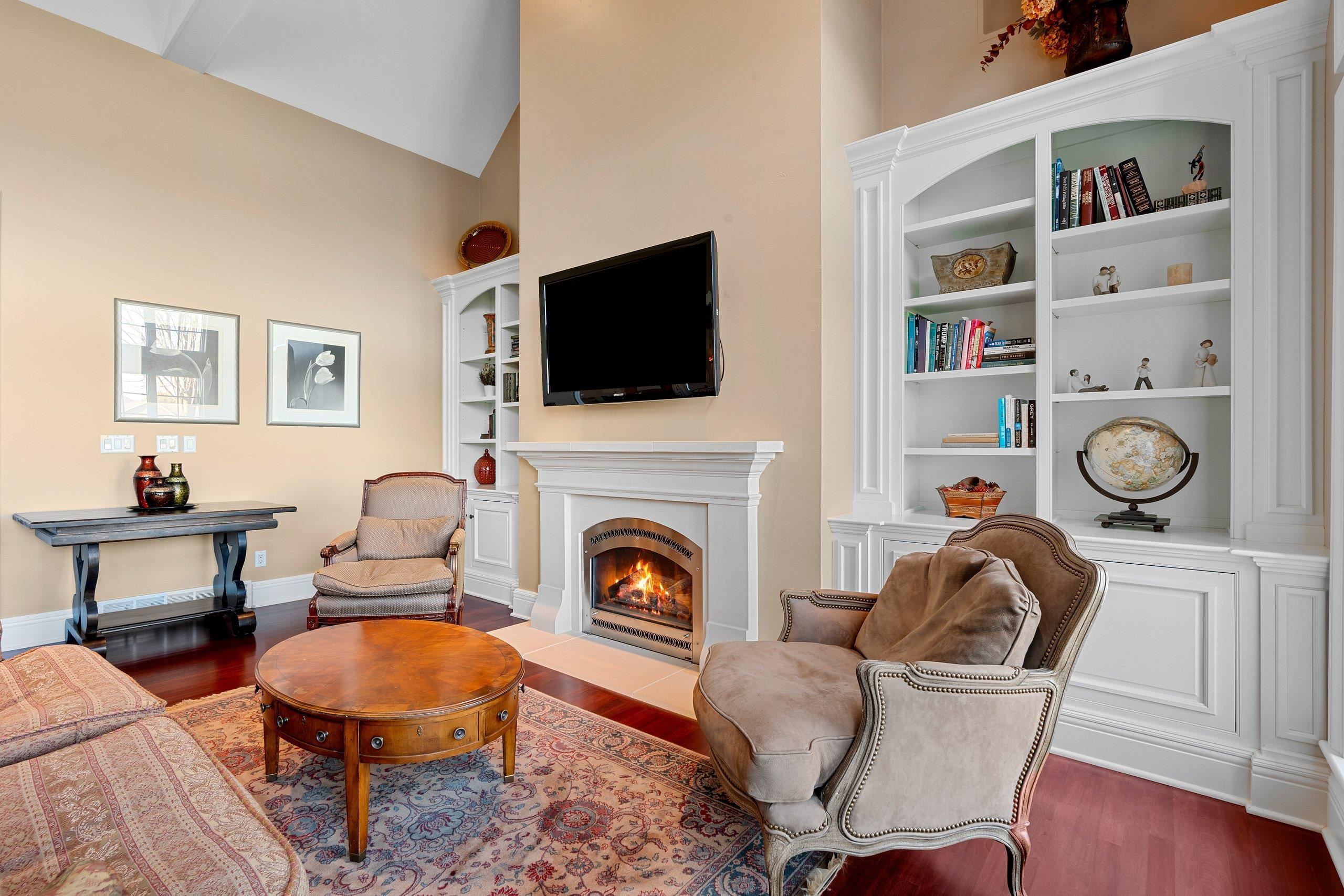 MENASHA, Wisconsin, 54952, United States, 6 Bedrooms Bedrooms, ,5 BathroomsBathrooms,Residential,For Sale,1994548