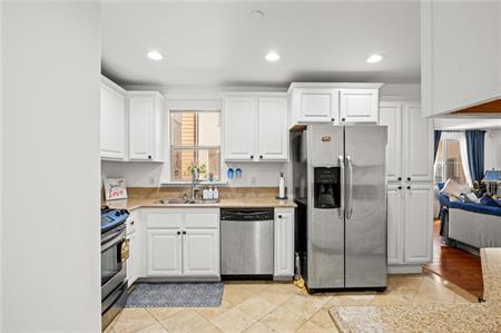 Harbor City, California, 90710, United States, 3 Bedrooms Bedrooms, ,3 BathroomsBathrooms,Residential,For Sale,1982159