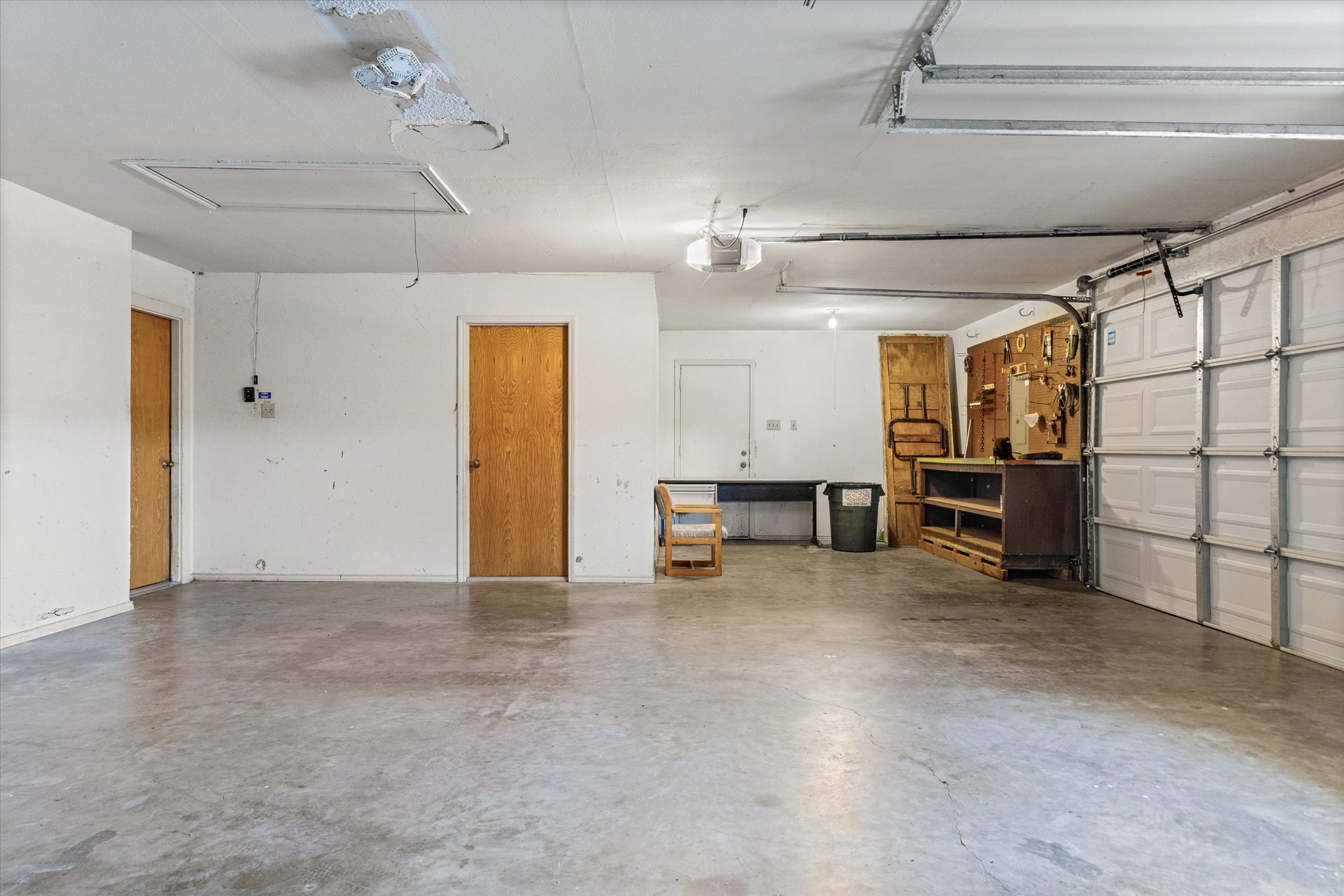 Canton, Texas, 75103, United States, 3 Bedrooms Bedrooms, ,2 BathroomsBathrooms,Residential,For Sale,1974992