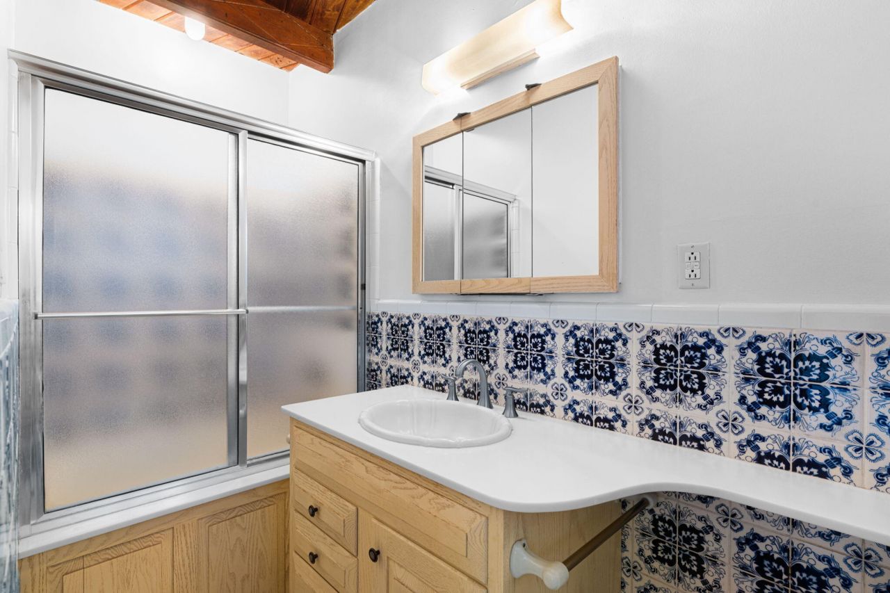 Albuquerque, New Mexico, 87106, United States, 4 Bedrooms Bedrooms, ,5 BathroomsBathrooms,Residential,For Sale,1896146