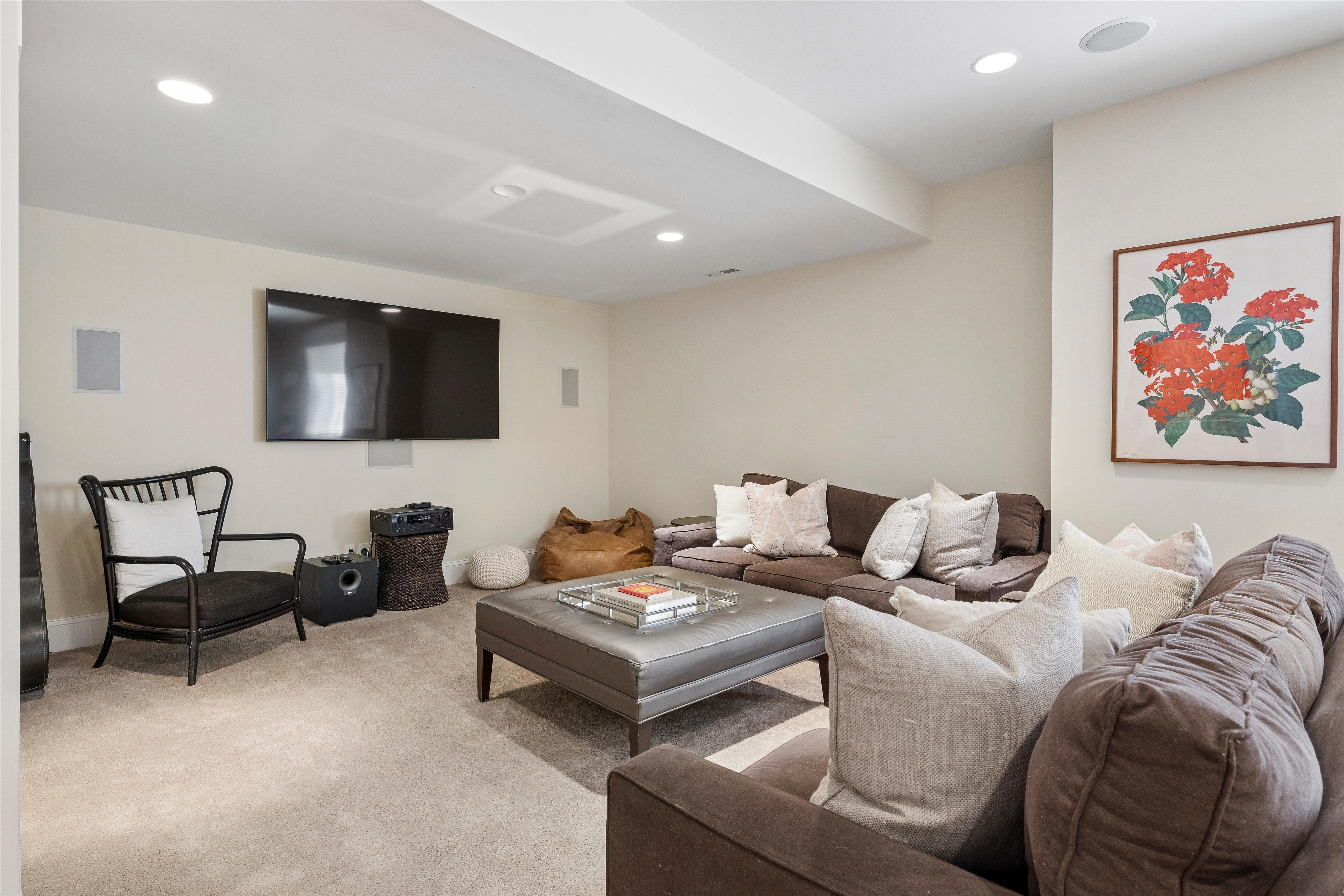  Exceptional residence offers refined living on a quiet, non cut-through street - 物件實景