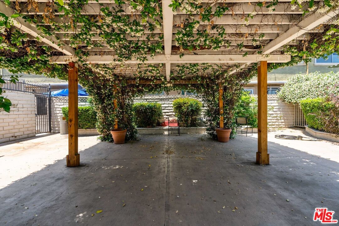 Winnetka, California, 91306, United States, 3 Bedrooms Bedrooms, ,2 BathroomsBathrooms,Residential,For Sale,1919452