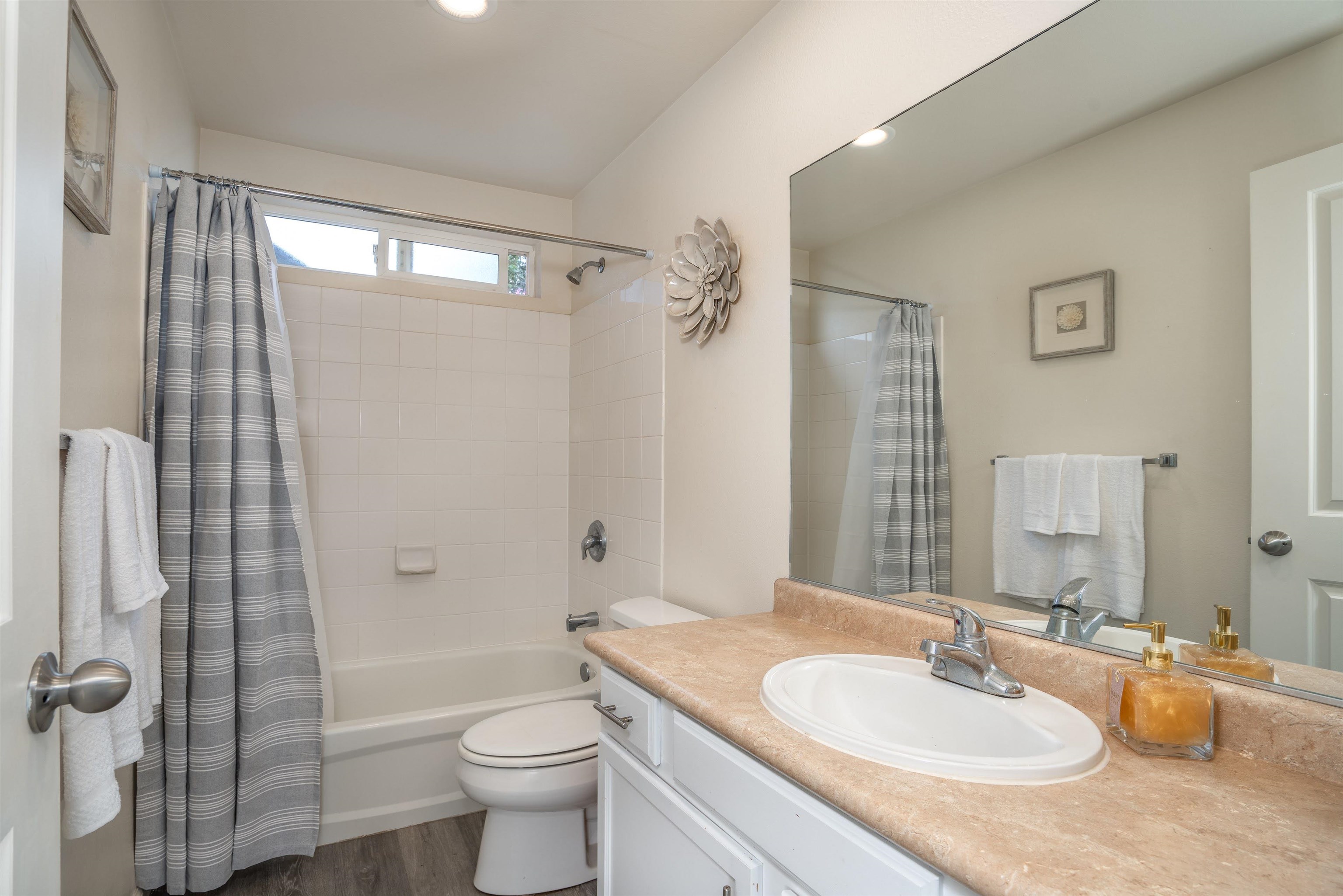 Wailuku, Hawaii, 96793, United States, 4 Bedrooms Bedrooms, ,3 BathroomsBathrooms,Residential,For Sale,1989485