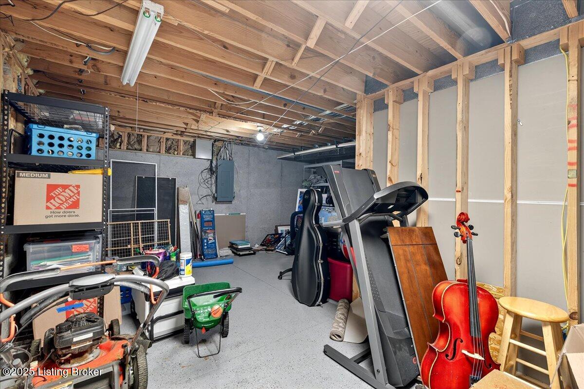 Louisville, Kentucky, 40214, United States, 4 Bedrooms Bedrooms, ,4 BathroomsBathrooms,Residential,For Sale,1911574