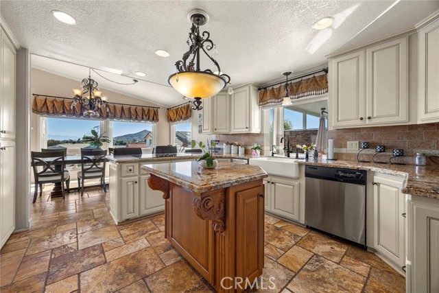 Canyon Lake, California, 92587, United States, 3 Bedrooms Bedrooms, ,2 BathroomsBathrooms,Residential,For Sale,2030791