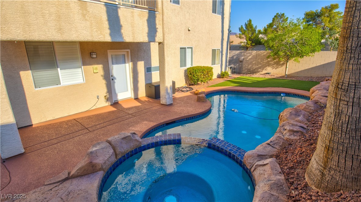 Henderson, Nevada, 89074, United States, 5 Bedrooms Bedrooms, ,2 BathroomsBathrooms,Residential,For Sale,2003072