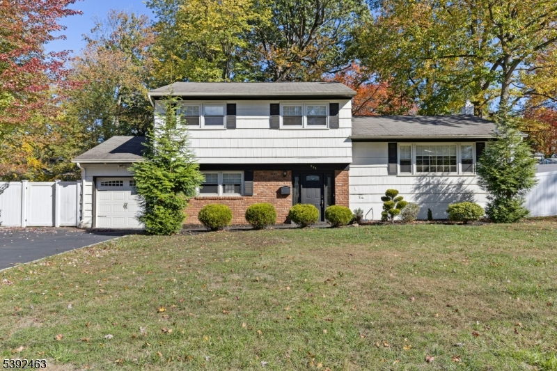 Plainfield City, New Jersey, 07062, United States, 3 Bedrooms Bedrooms, ,2 BathroomsBathrooms,Residential,For Sale,1968857