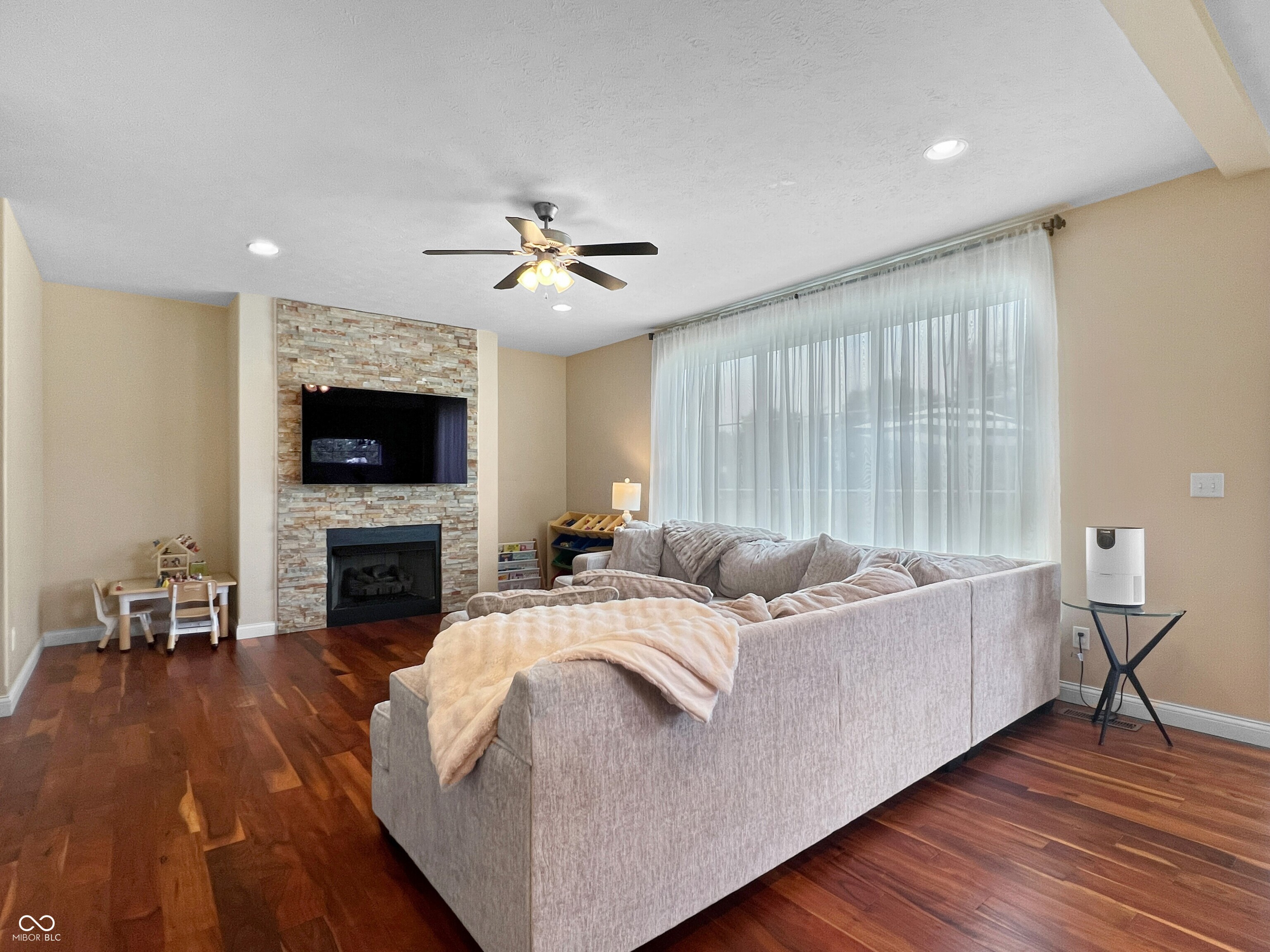 Columbus, Indiana, 47201, United States, 5 Bedrooms Bedrooms, ,4 BathroomsBathrooms,Residential,For Sale,2048800