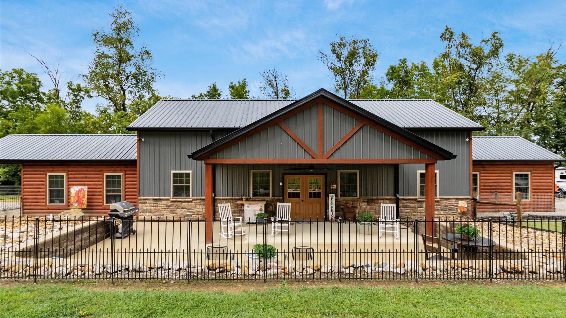 Frazeysburg, Ohio, 43822, United States, 3 Bedrooms Bedrooms, ,2 BathroomsBathrooms,Residential,For Sale,1942173
