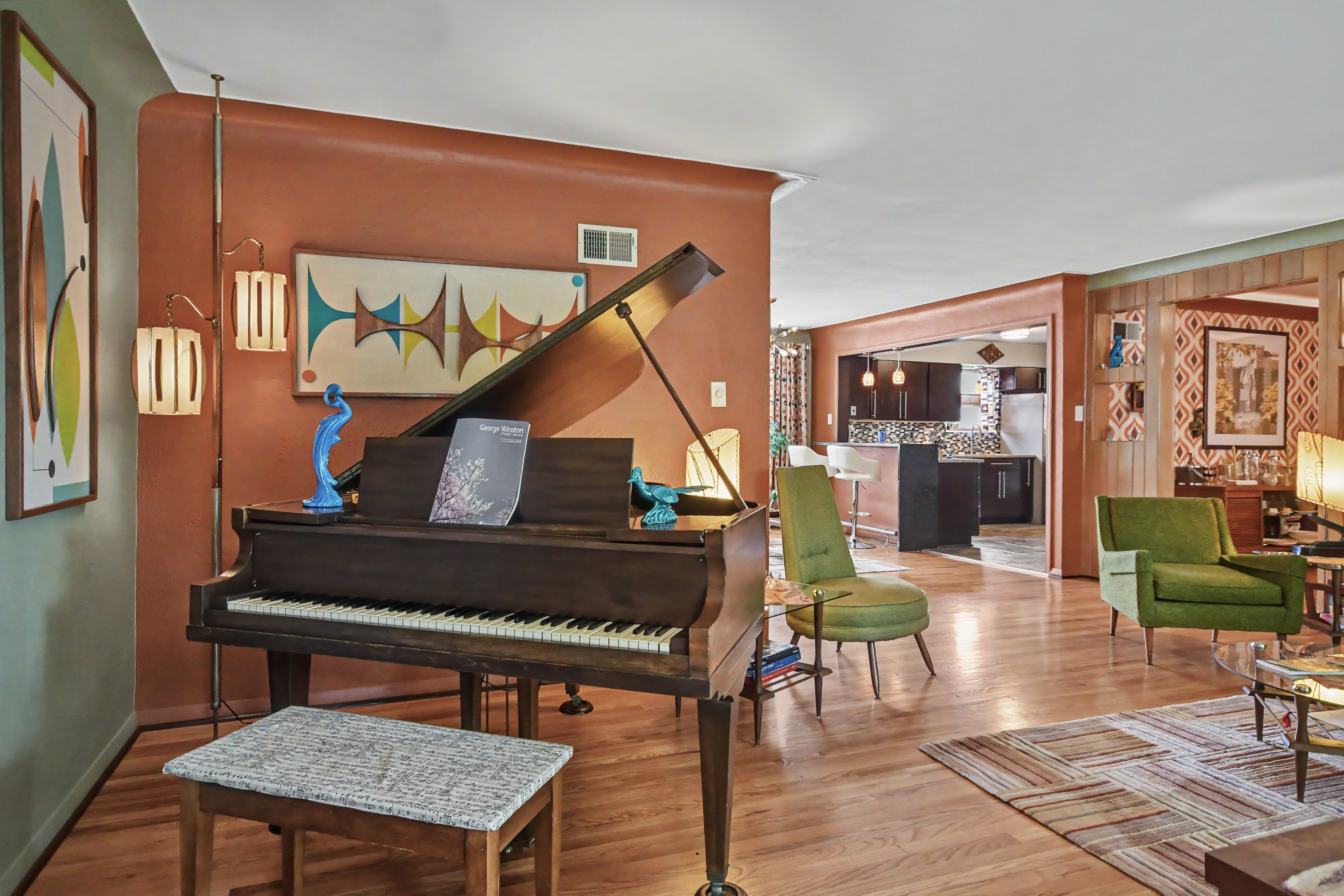  You’ll fall in love with this charming midcentury ranch. - 物件實景