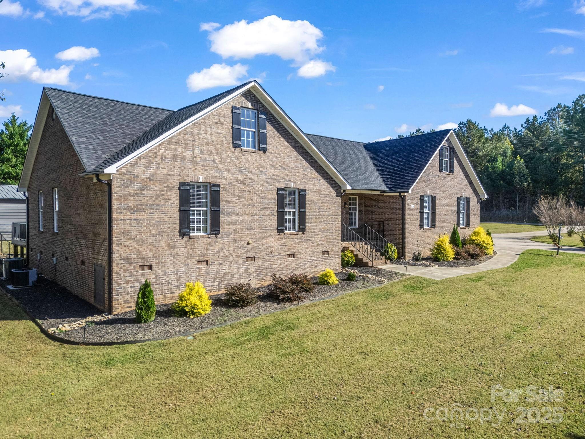 Shelby, North Carolina, 28152, United States, 3 Bedrooms Bedrooms, ,2 BathroomsBathrooms,Residential,For Sale,1969523