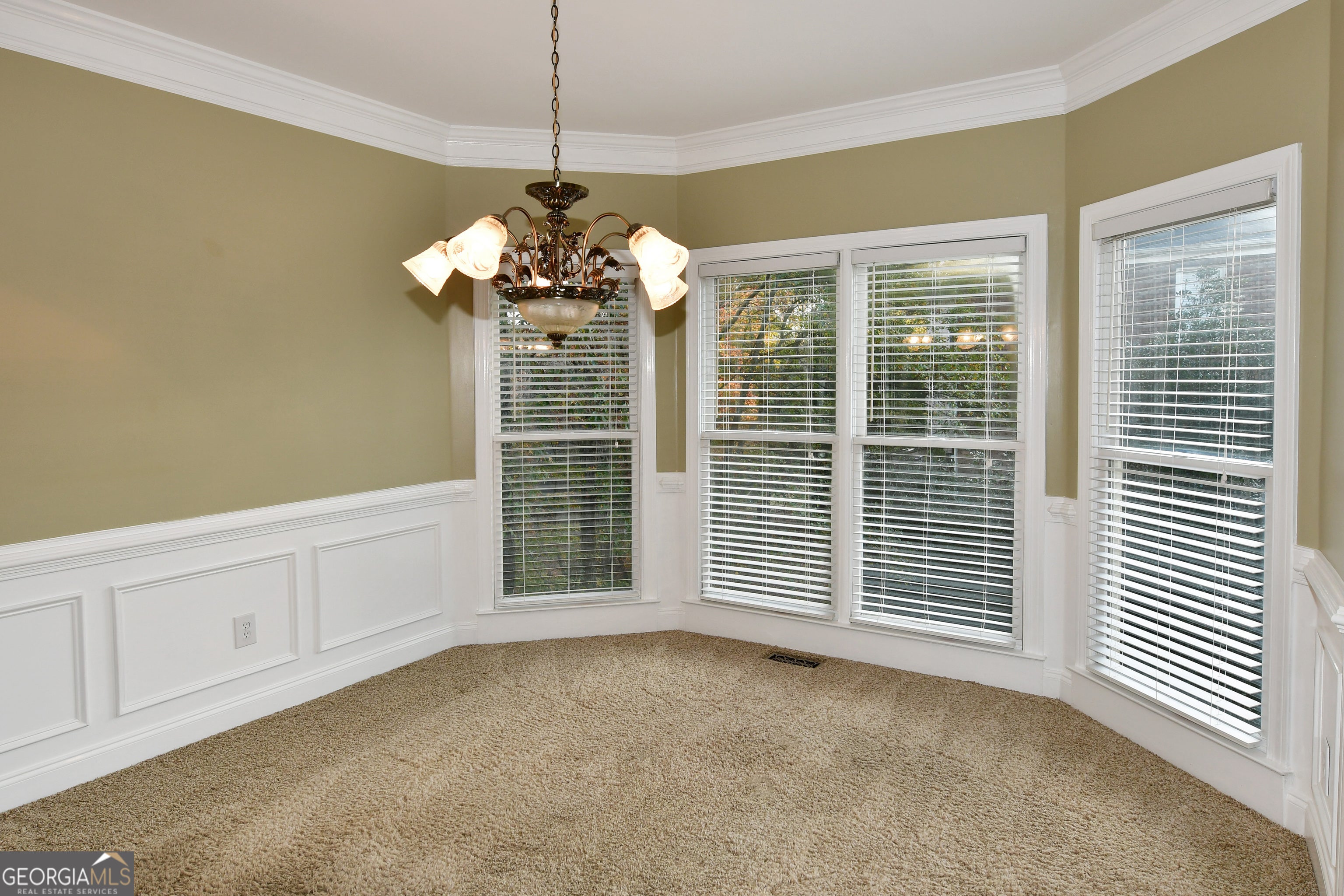 Hoschton, Georgia, 30548, United States, 5 Bedrooms Bedrooms, ,4 BathroomsBathrooms,Residential,For Sale,1992517