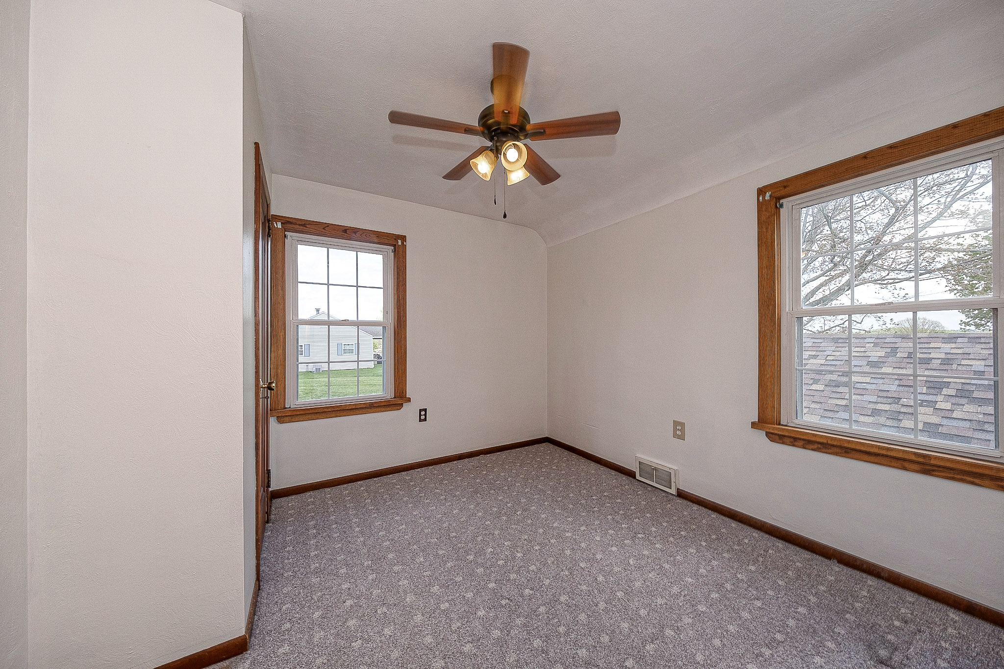  2112 Clayton Road - 物件實景