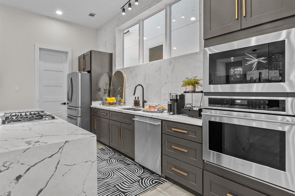 Houston, Texas, 77007, United States, 3 Bedrooms Bedrooms, ,4 BathroomsBathrooms,Residential,For Sale,1723446