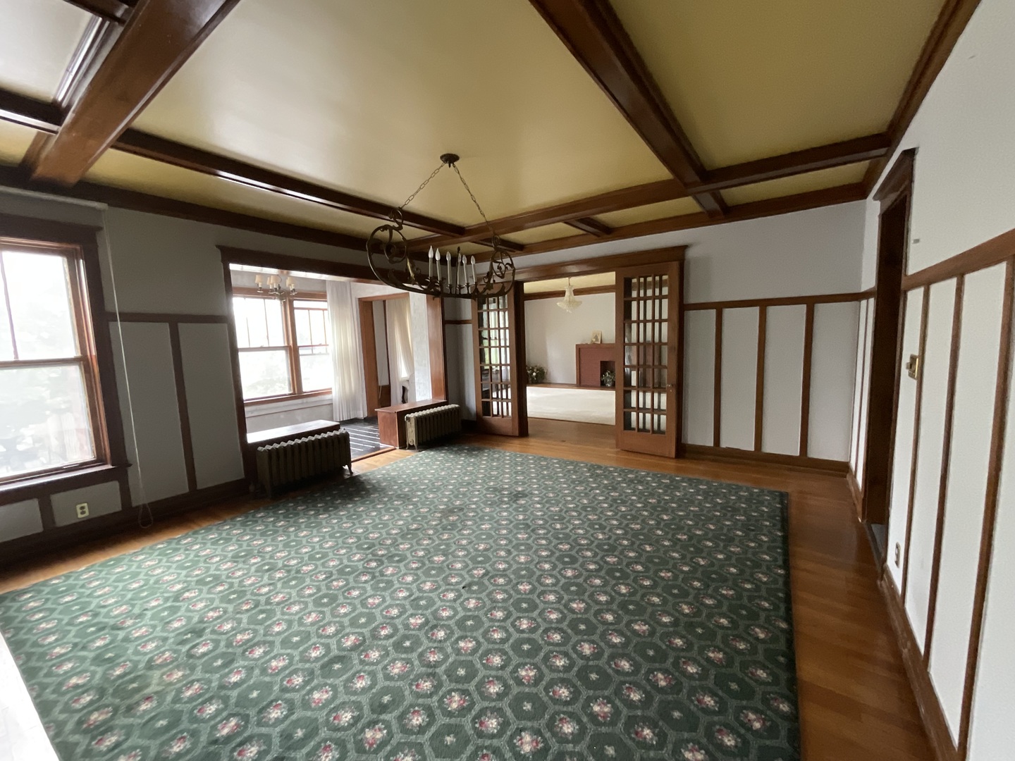 Chicago, Illinois, 60615, United States, 5 Bedrooms Bedrooms, ,3 BathroomsBathrooms,Residential,For Sale,1961563