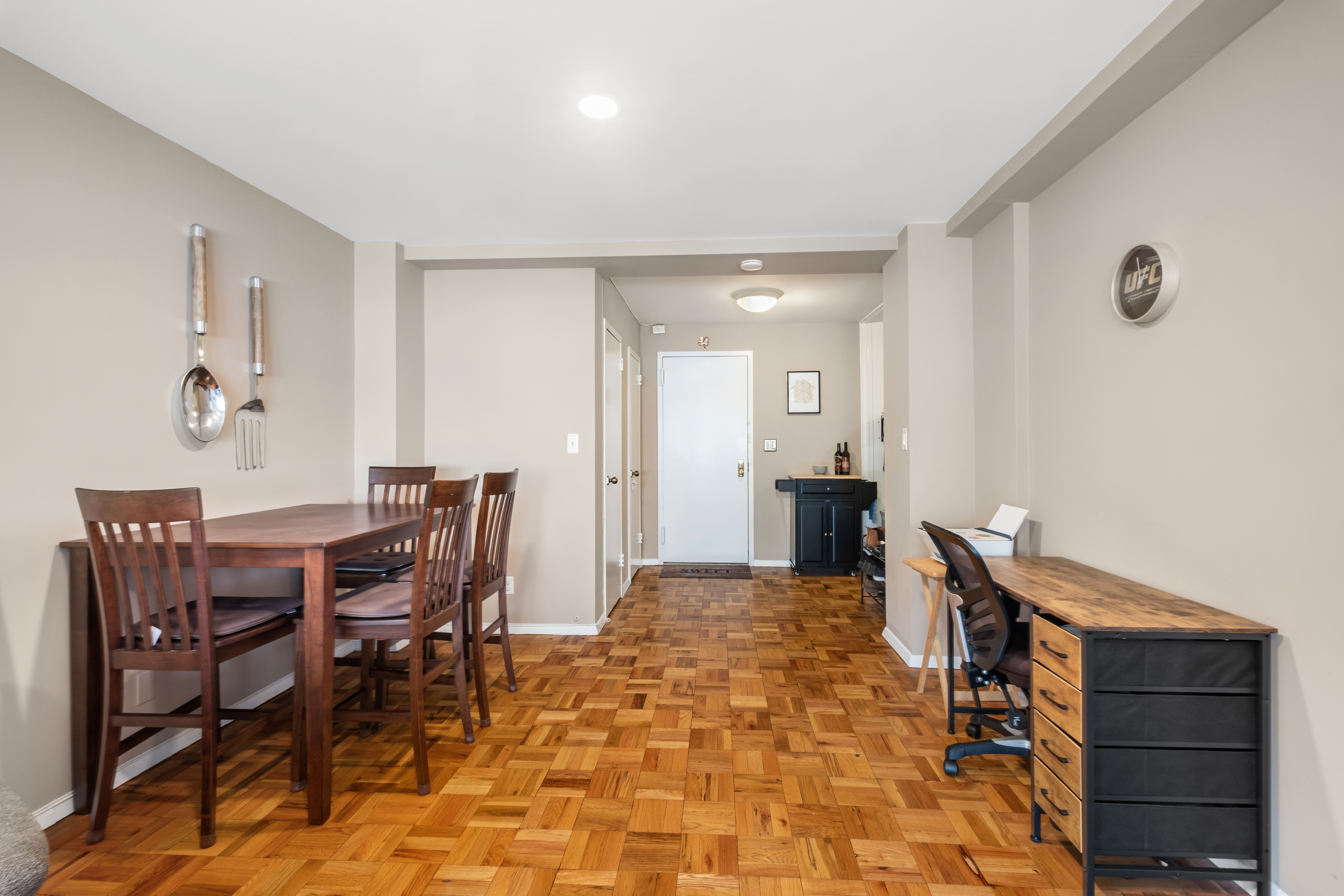  Located in the heart of White Plains. - 物件實景