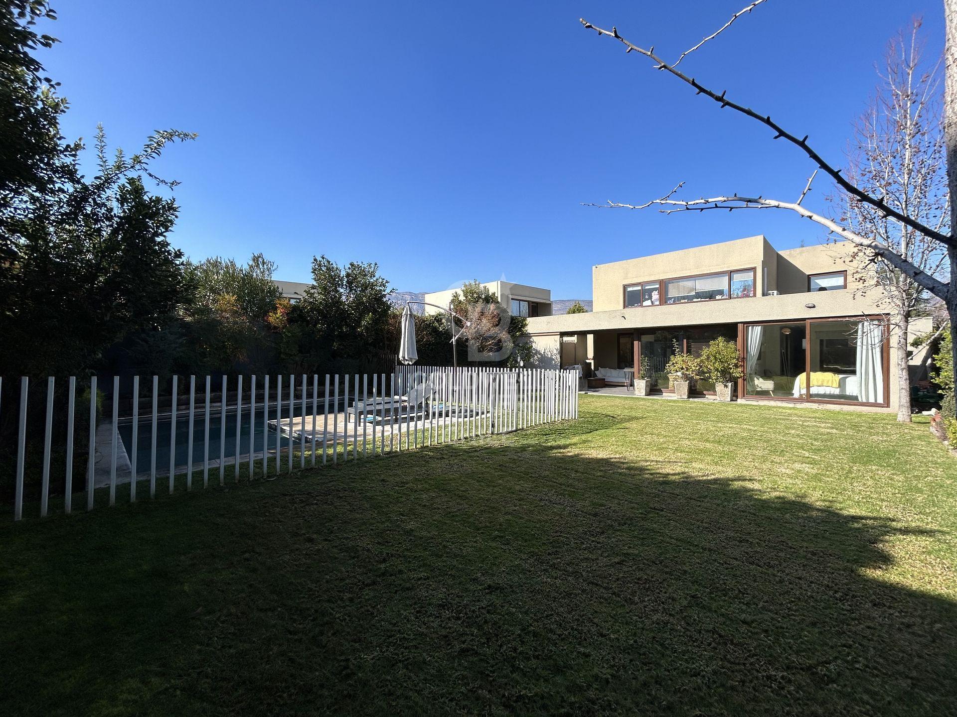 Colina, Chile, 4 Bedrooms Bedrooms, ,4 BathroomsBathrooms,Residential,For Sale,1897040