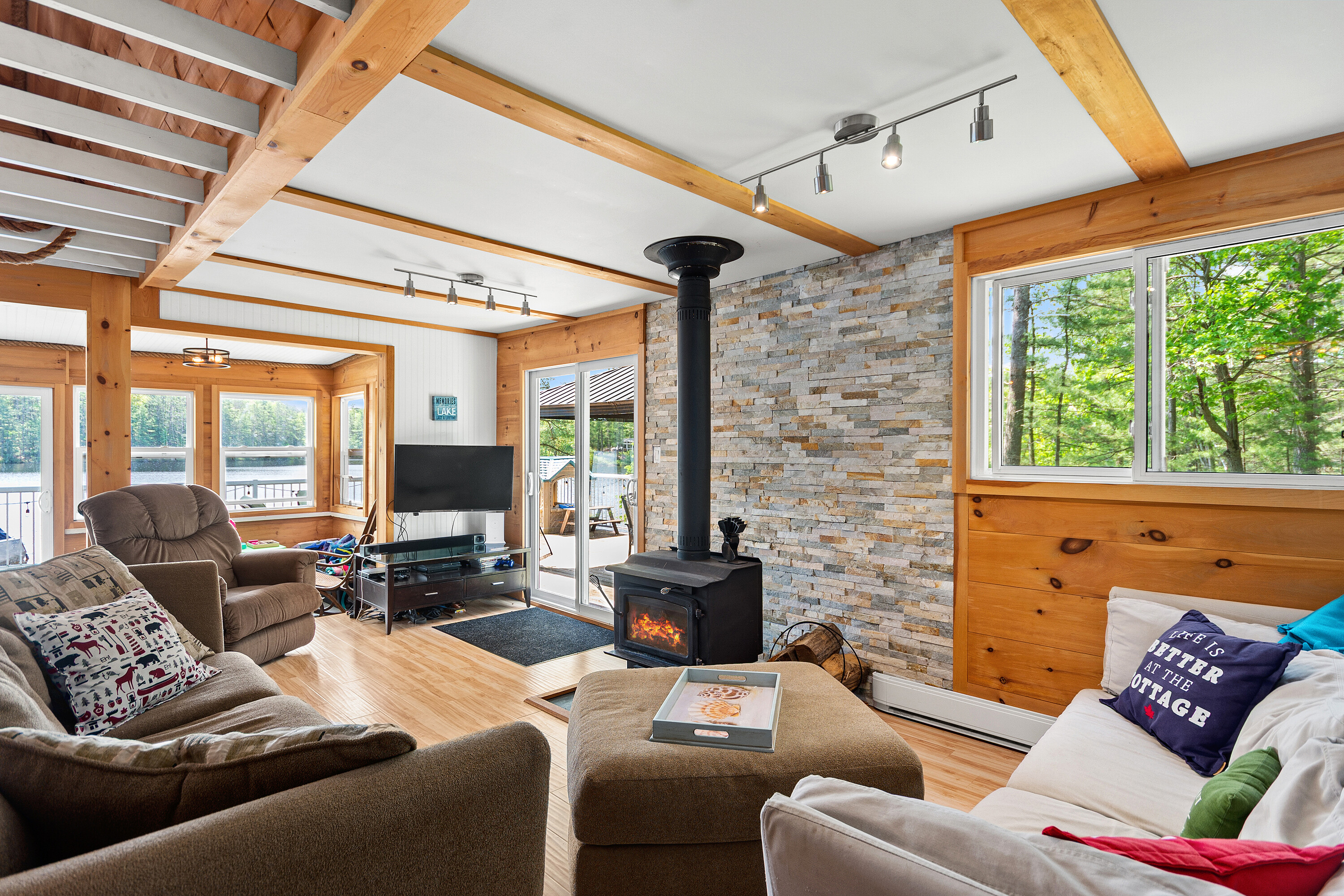  Go Home Lake Family Cottage - 物件實景