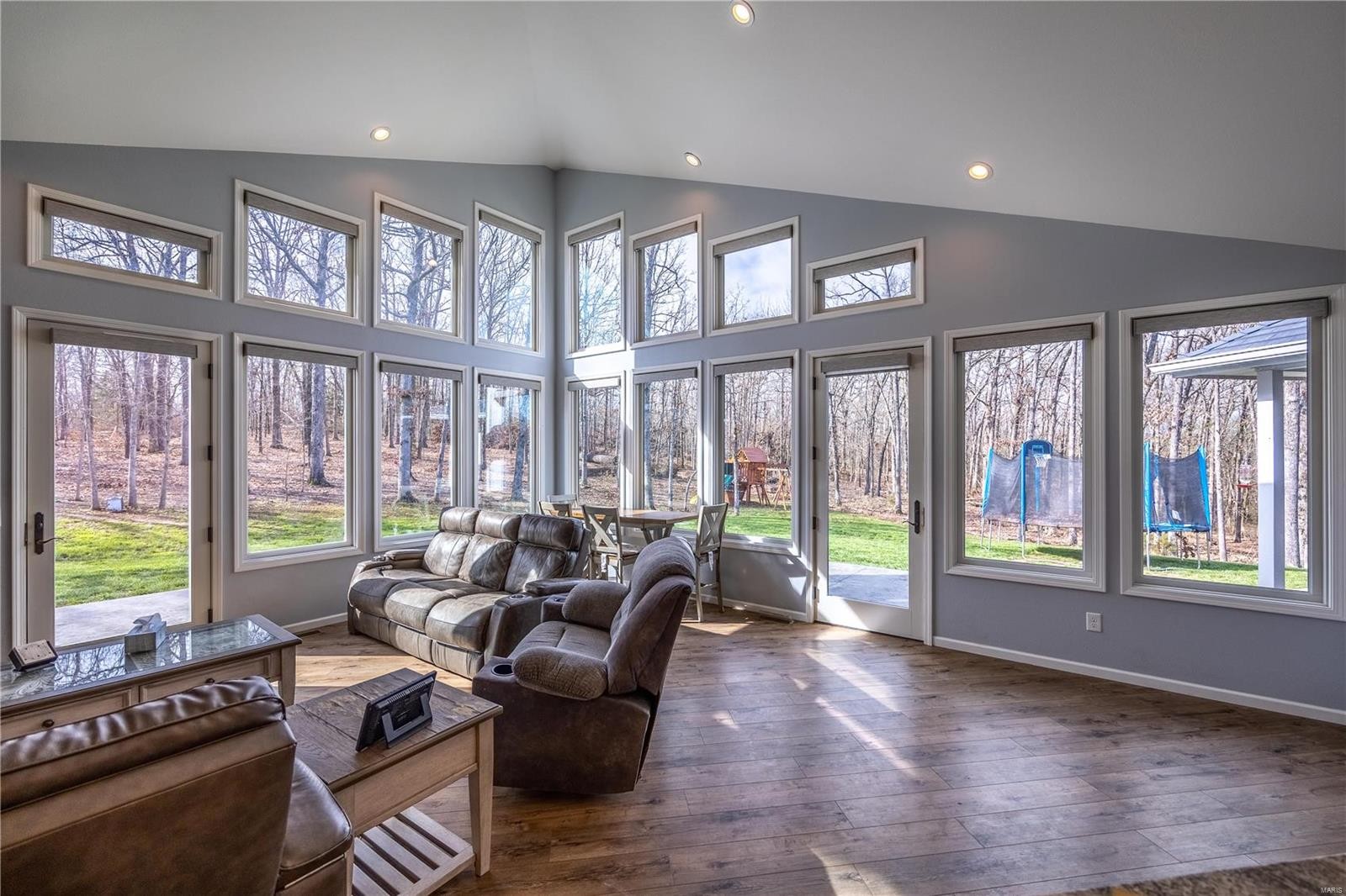 Lebanon, Missouri, 65536, United States, 3 Bedrooms Bedrooms, ,2 BathroomsBathrooms,Residential,For Sale,1935338